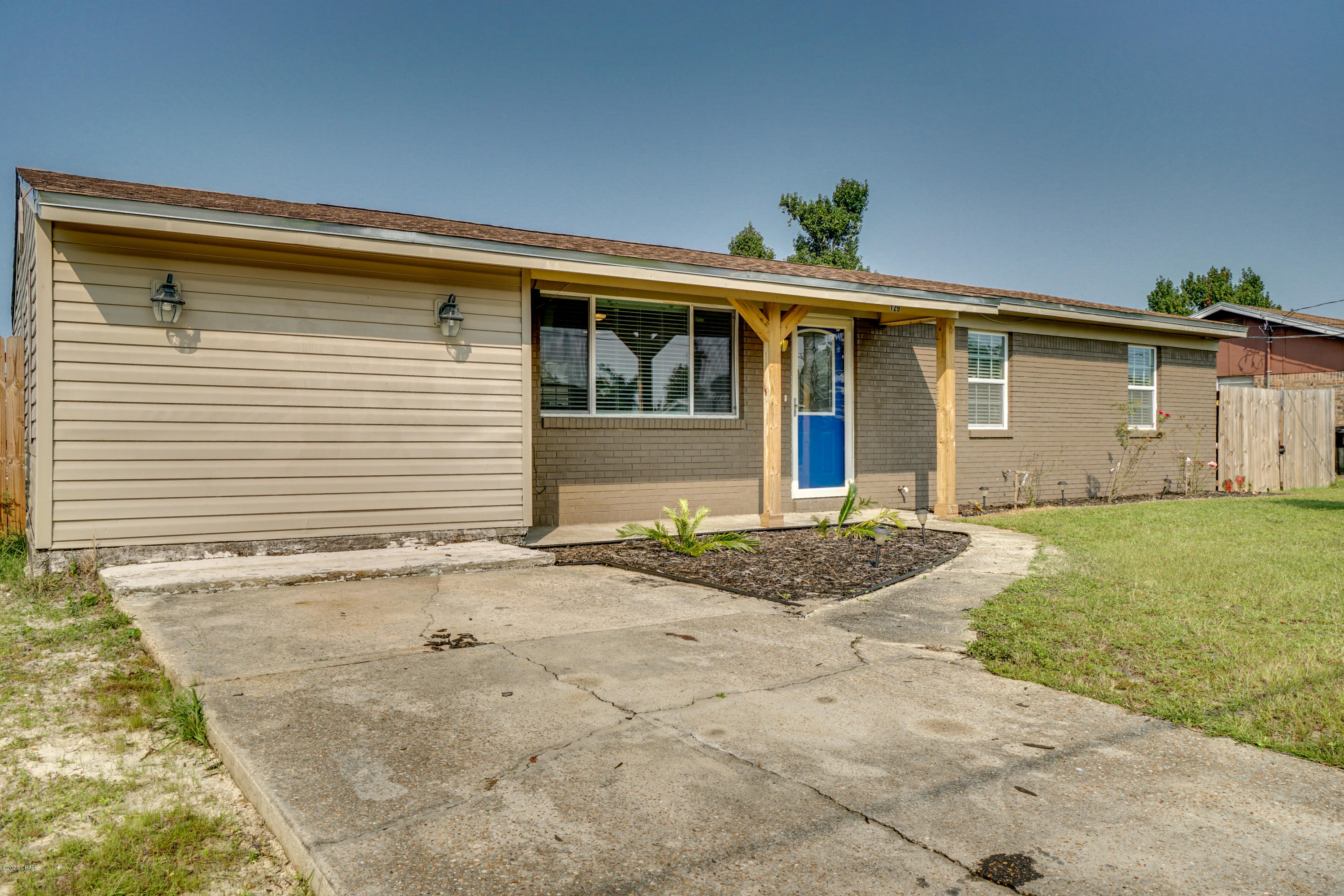 [No Recorded Subdiv] - Residential