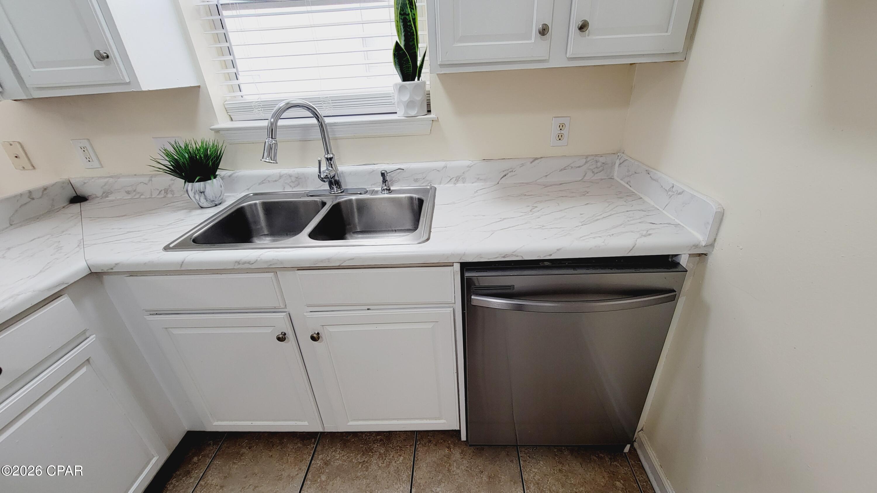 Palm Cove Phase III - Residential Lease