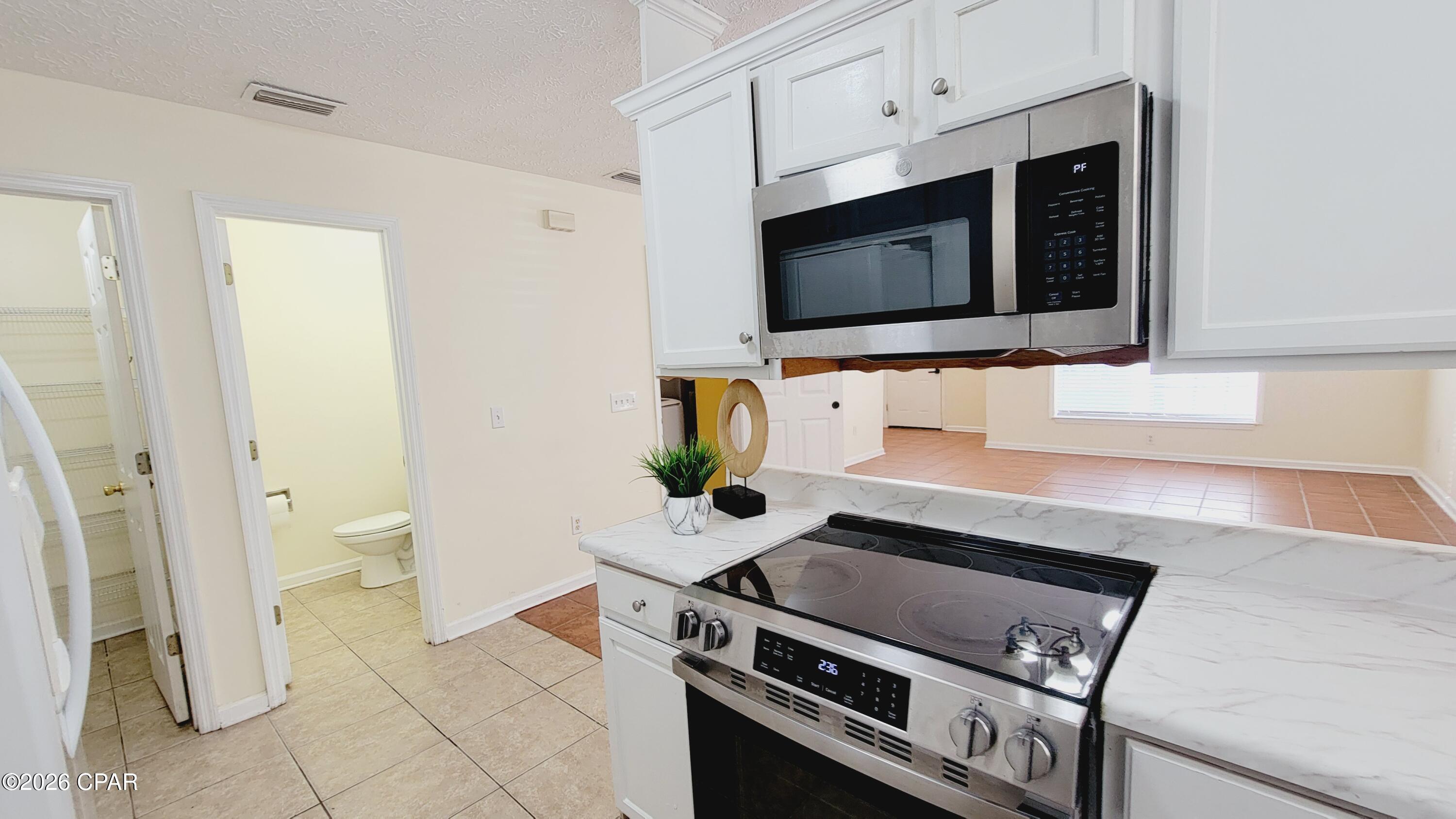 Palm Cove Phase III - Residential Lease