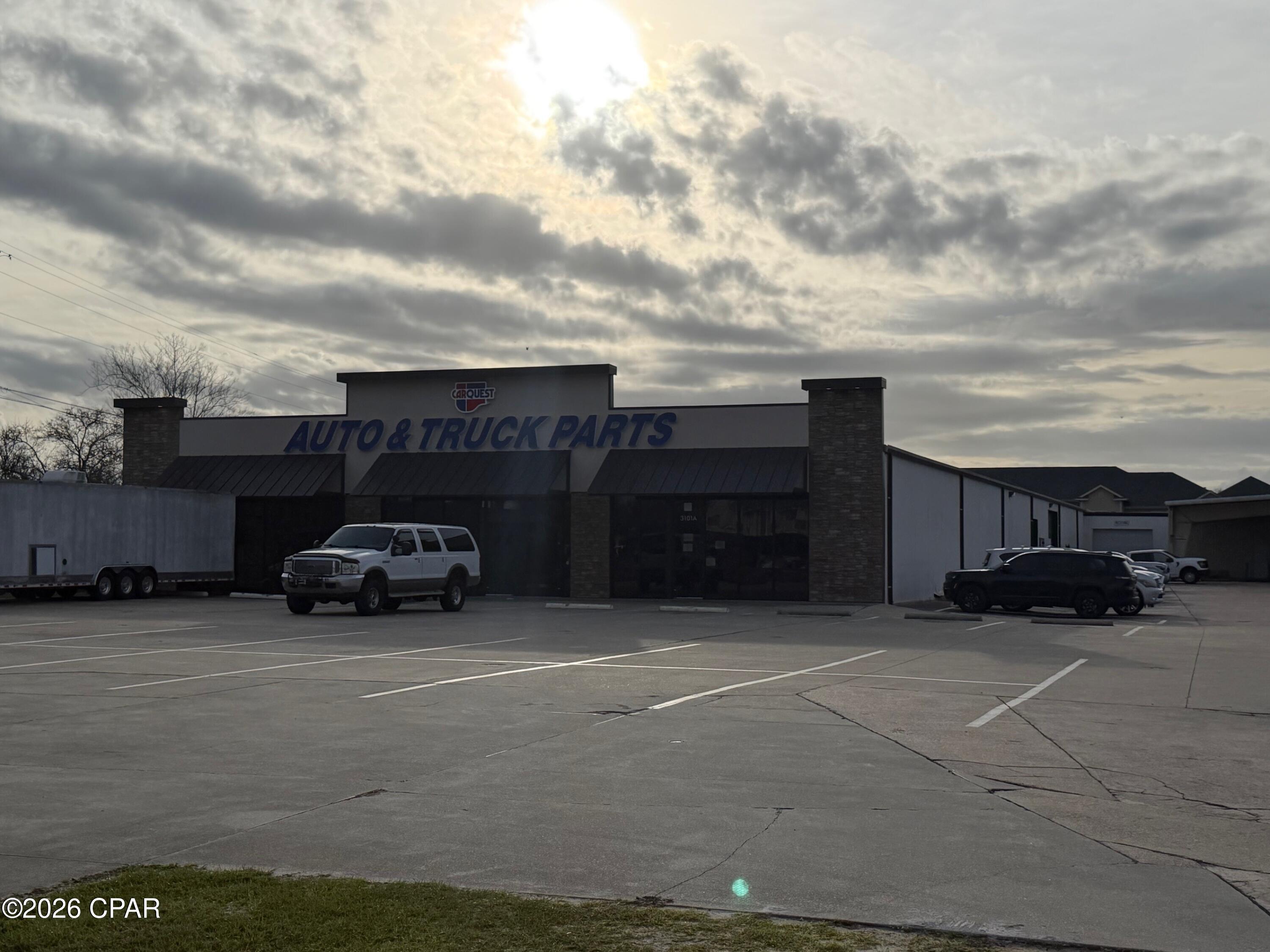 No Named Subdivision - Commercial Lease