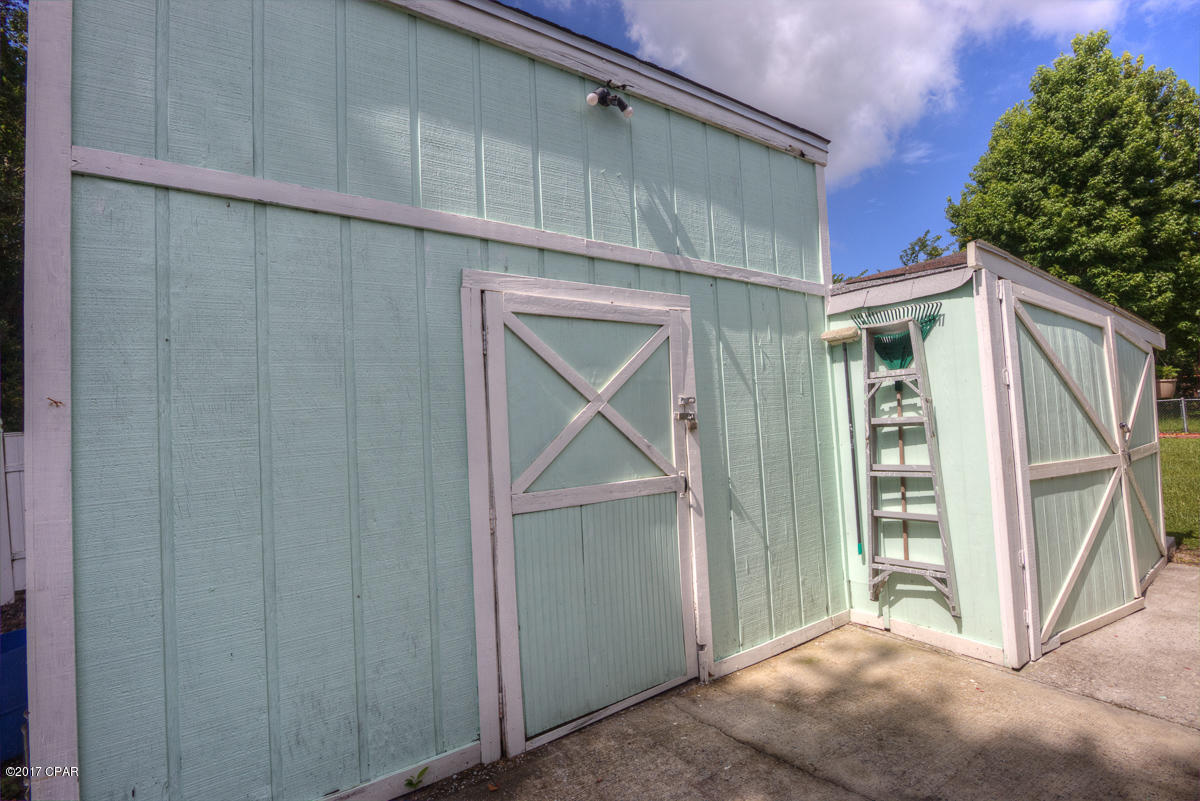 Towne & Country Lake Estates - Residential