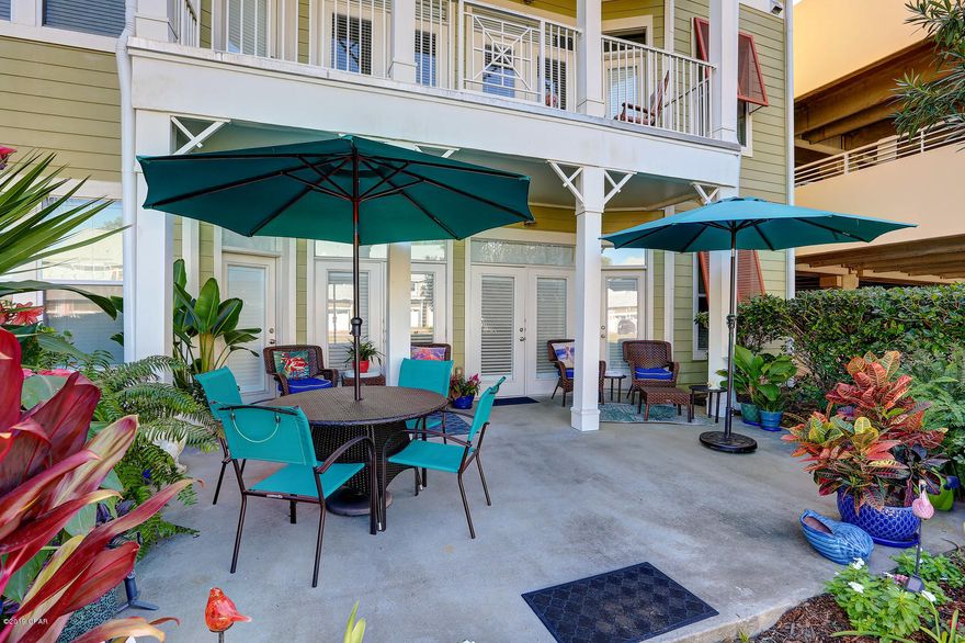 Live like you are on vacation every day!  This recently remodeled unit is beautiful! 

The kitchen renovations include quartz counter tops with over counter lighting, an expanded breakfast bar, farmhouse style stainless sink, all new appliances including quiet dishwasher and induction smooth-top stove with convection oven.  New cabinet fronts and pull out drawers.  New bamboo flooring throughout and the new custom paint colors give this home a light airy feeling.  Custom made plantation shutters add to the decor.  This residential community has the feel of vacation living with the wonderful amenities offered.  This resort style pool with zero entry, swim lanes, and water play areas, indoor basketball court, large well equipped fitness room, and large all purpose room.  Call today! Check out the video and ask your agent for the full list of renovations, then come live the dream! 'CURRENTLY UNDER CONTRACT, SELLER ACCEPTING BACKUP OFFERS' must be placed at the beginning of the Public Remarks.