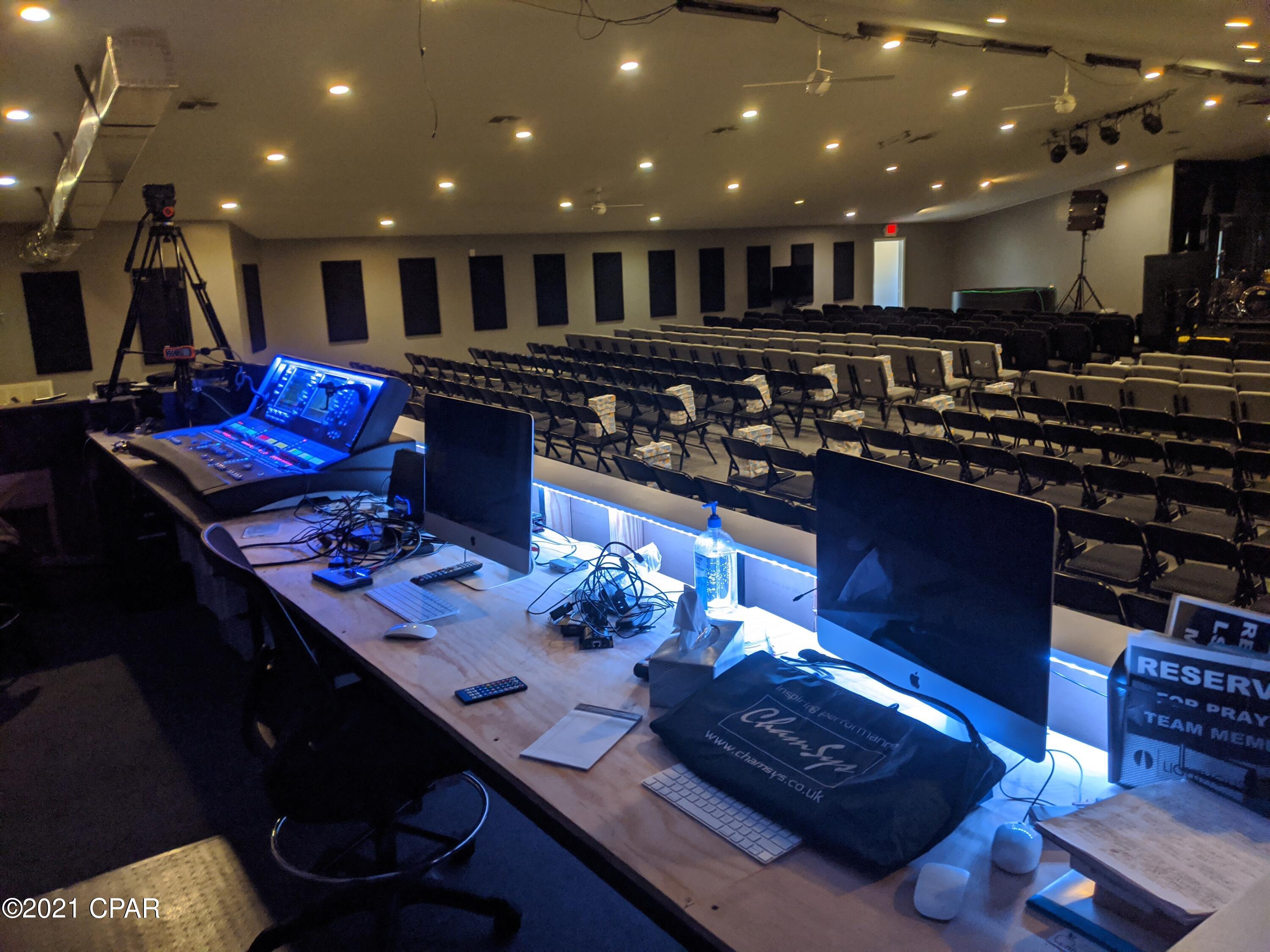 [No Recorded Subdiv] - Commercial Sale