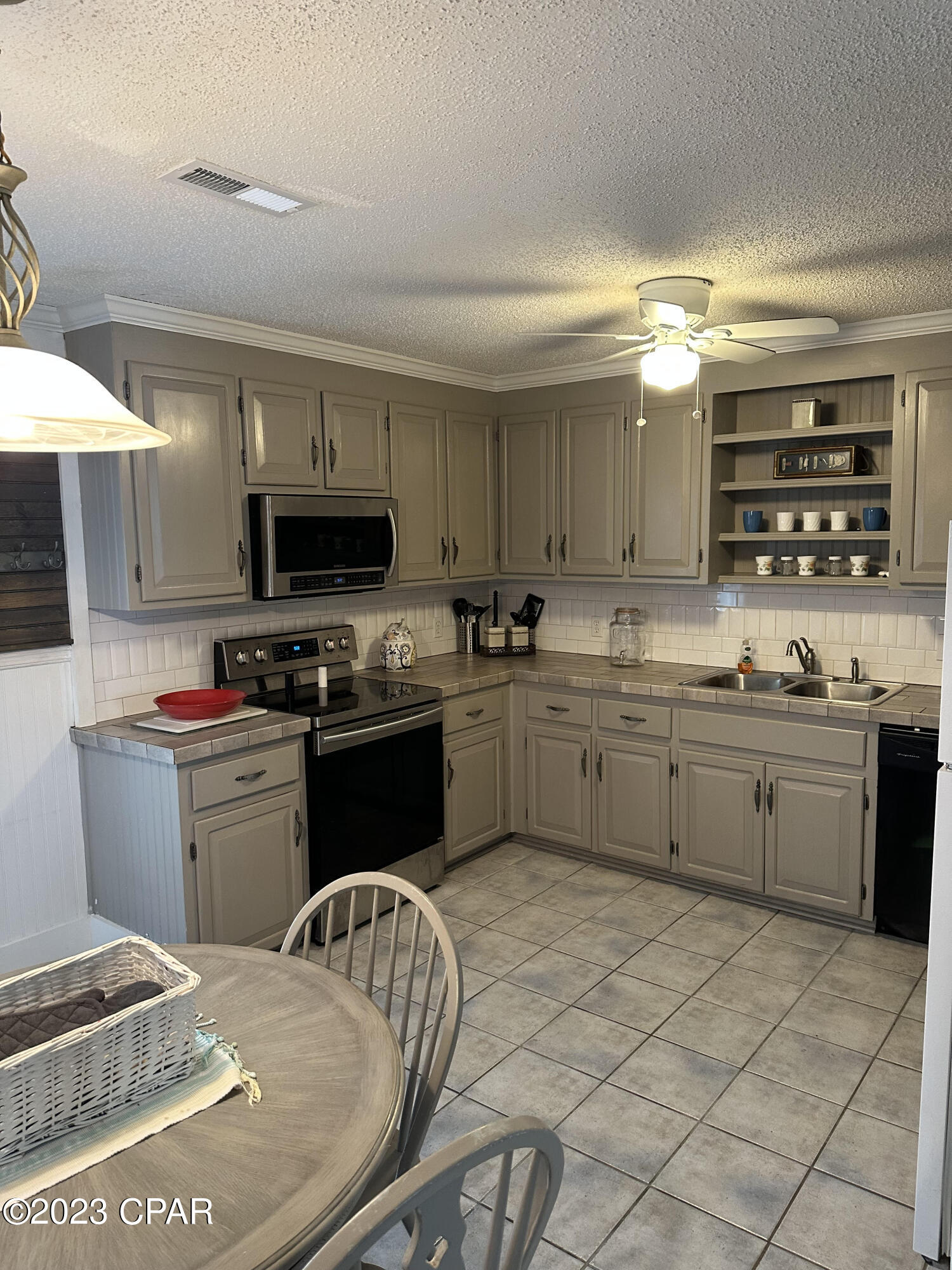 Villa Chateaus - Residential