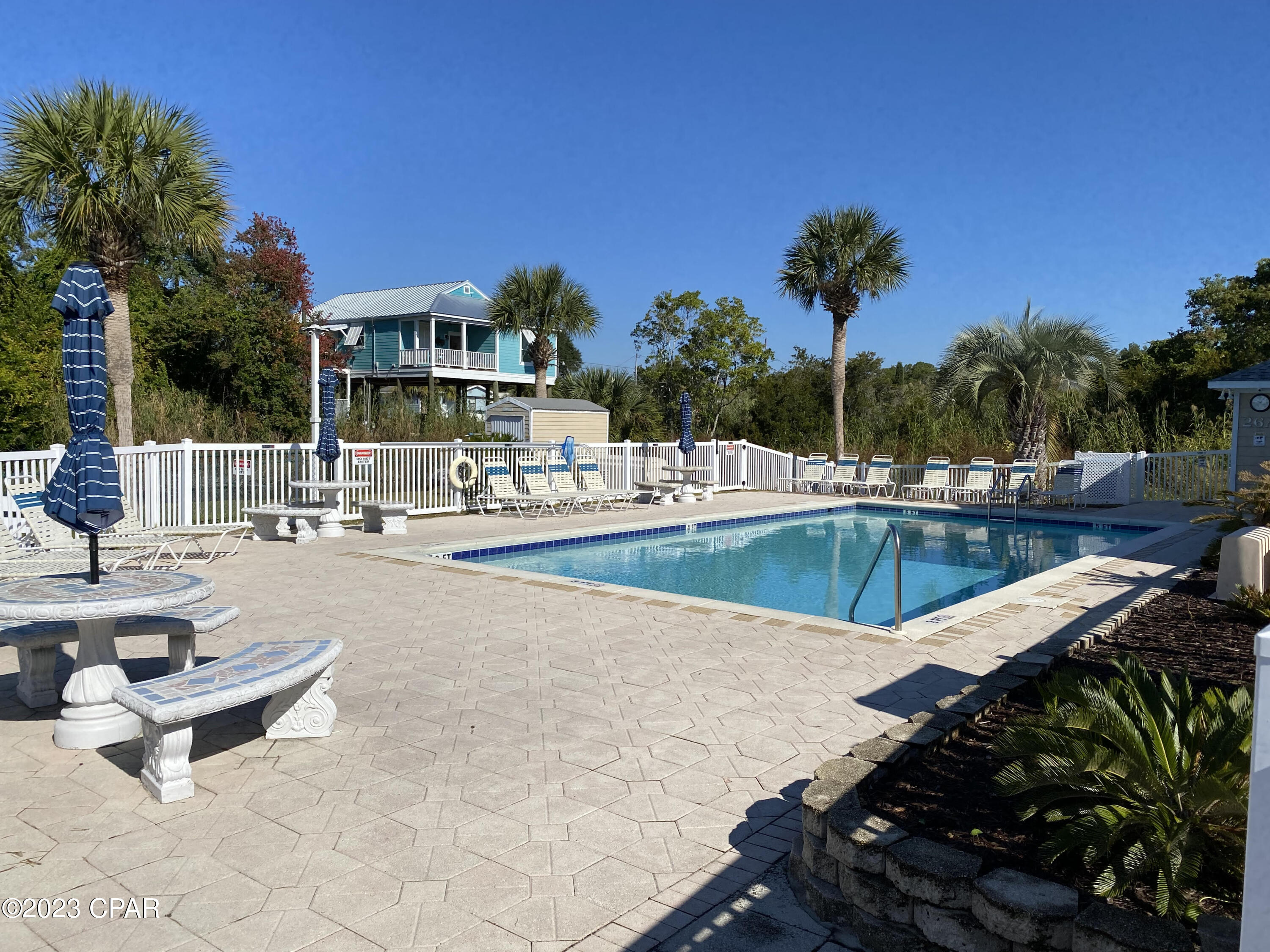 Villa Chateaus - Residential