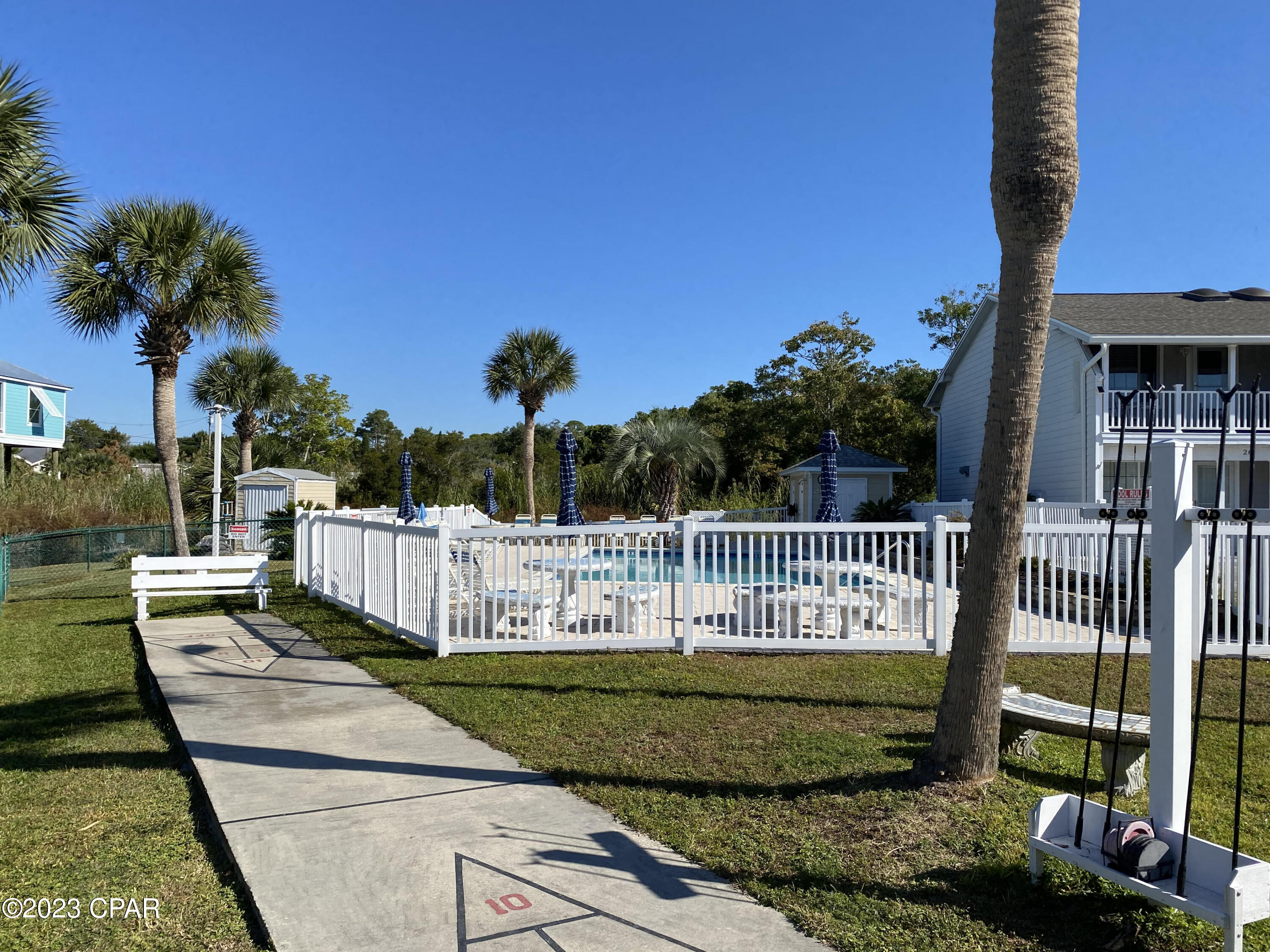 Villa Chateaus - Residential