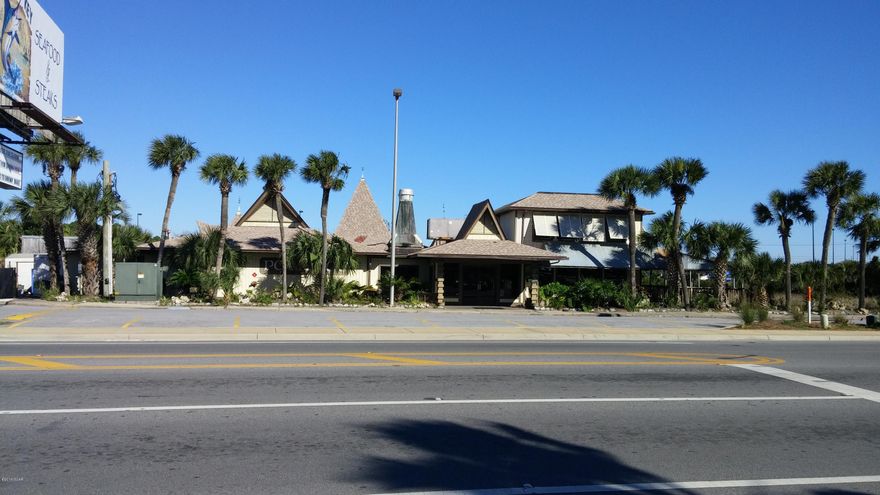 Turn-key restaurant with a large covered porch and pull through roofed, canopy entrance. New roof installed in 2014.315 seating capacity (240 interior, 75 exterior porch); 2 separate bars, 4 separate dining rooms.

Fire suppression throughout; Security system and video surveillance.

Separate office and apartment on 2nd floor.Perpetual parking rights in adjacent shopping center.5,000+condos within 1/2 mile.

51%/49% liquor license