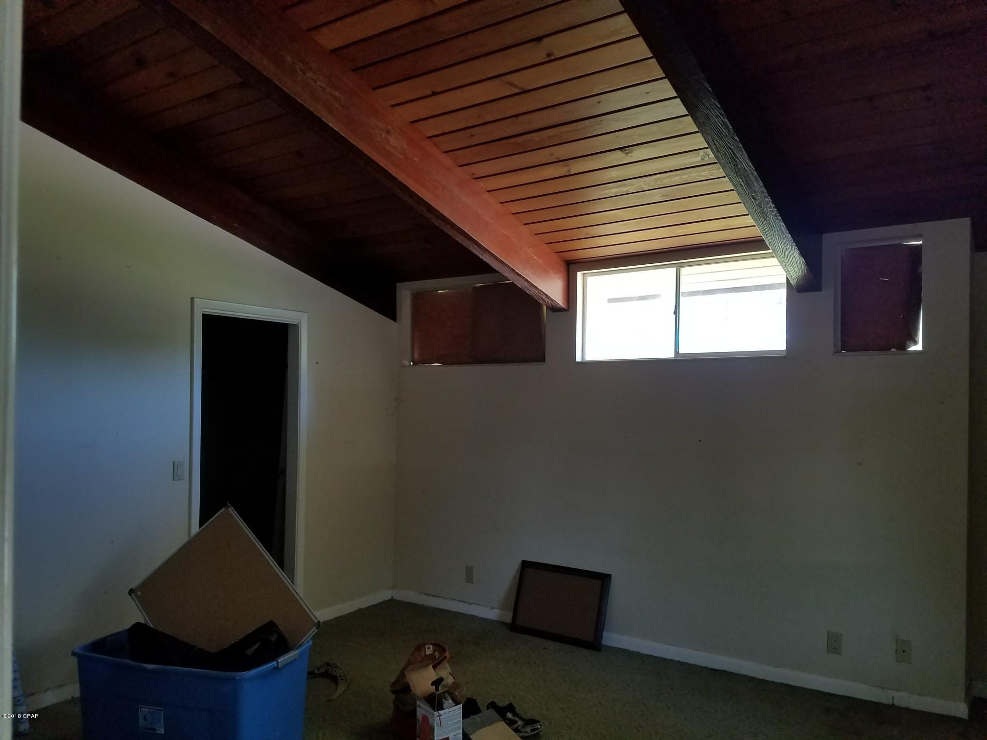 College Point 1st Add - Residential