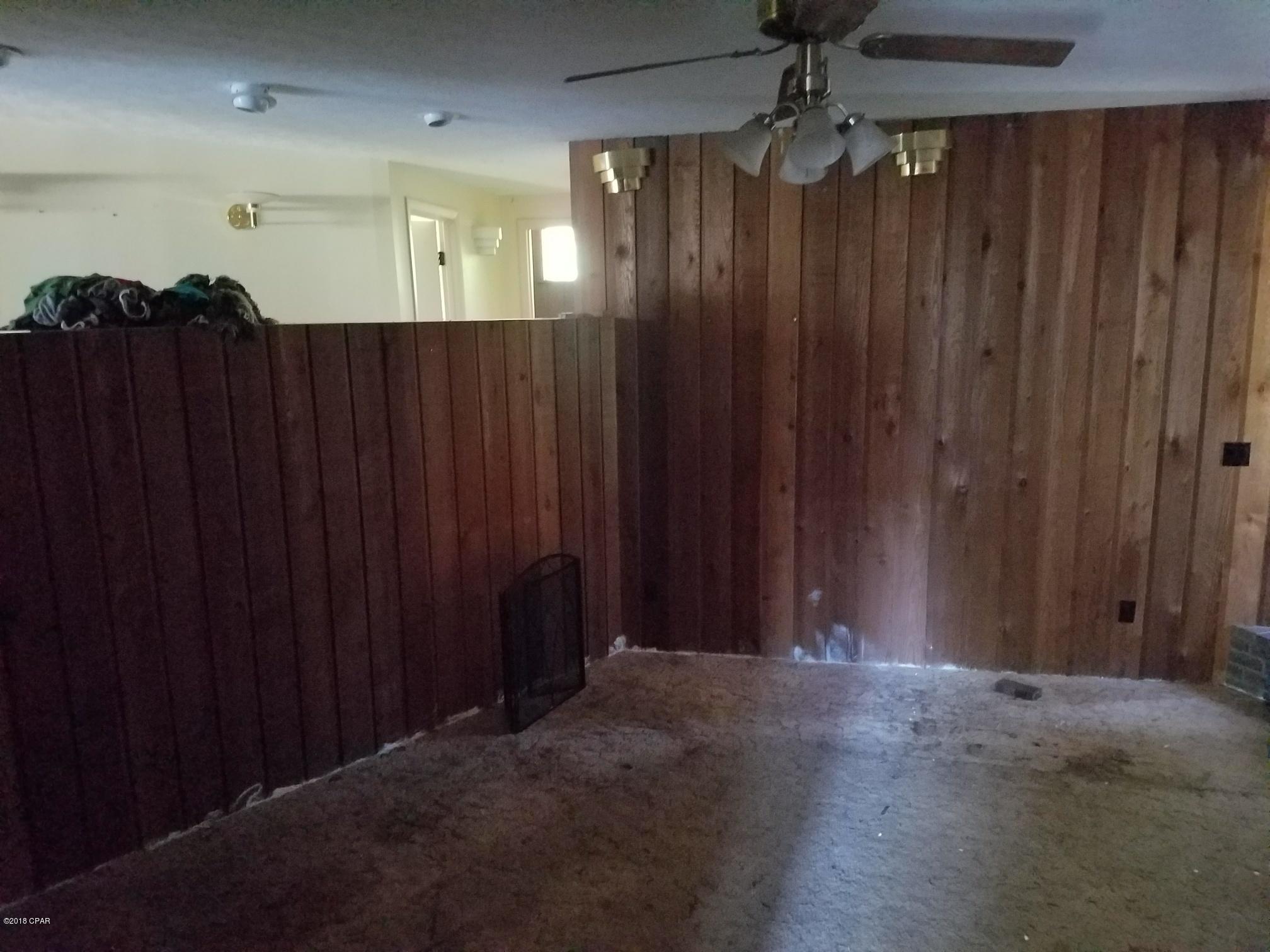 College Point 1st Add - Residential