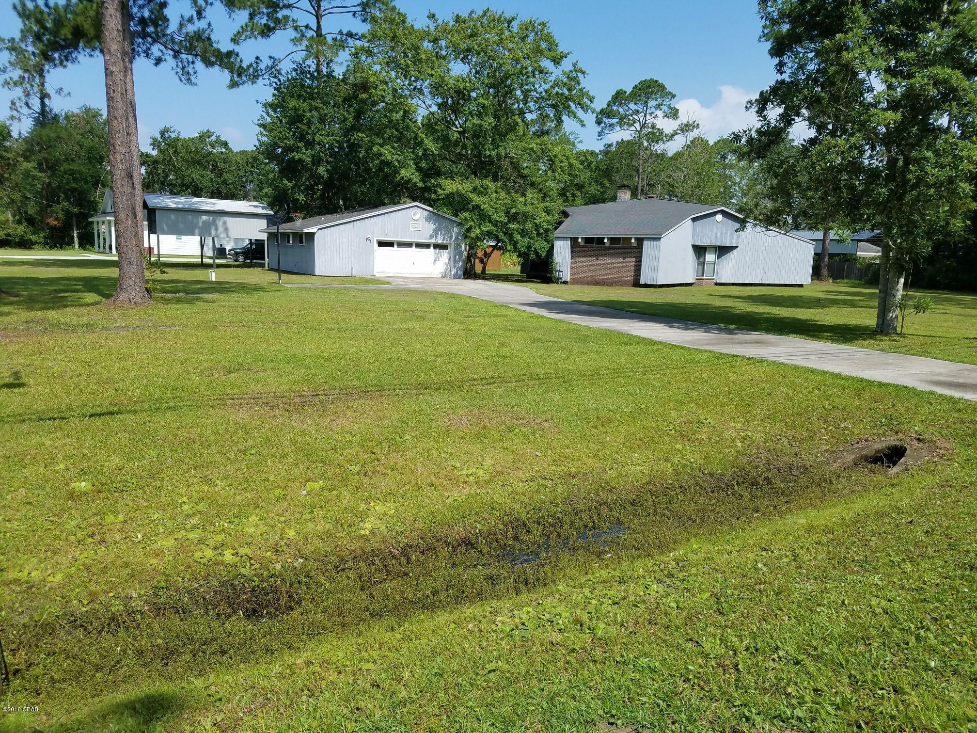 College Point 1st Add - Residential