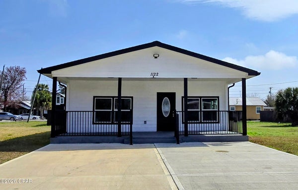 1122 OAK AVE, PANAMA CITY, FL 32401 - Image 538d7eb1fdf2b0fe9d9b0127e9d0de2b/3206181783