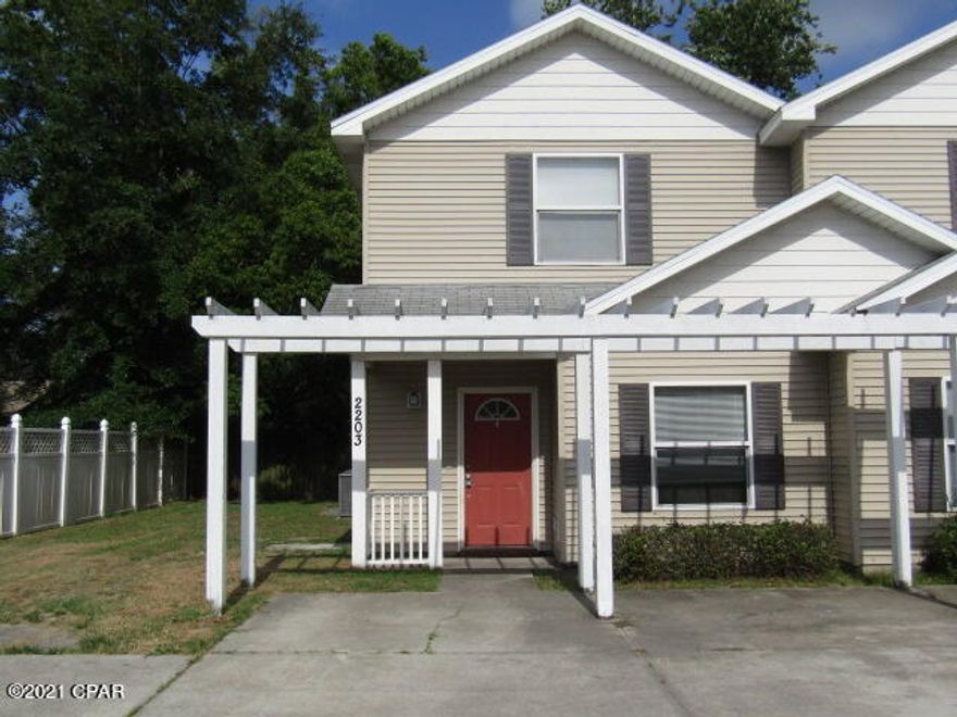 3 bedroom, 2 bath townhouse. Downstairs features bedroom, full bath, living/dining area and open kitchen with island. Upstairs features 2 bedrooms, Jack and Jill bathroom and laundry area. Lift station installed. Lawn service included.