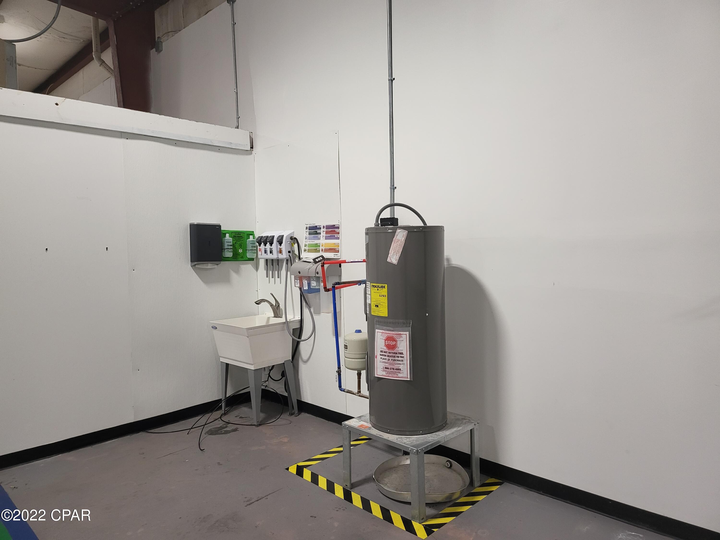 No Named Subdivision - Commercial Lease