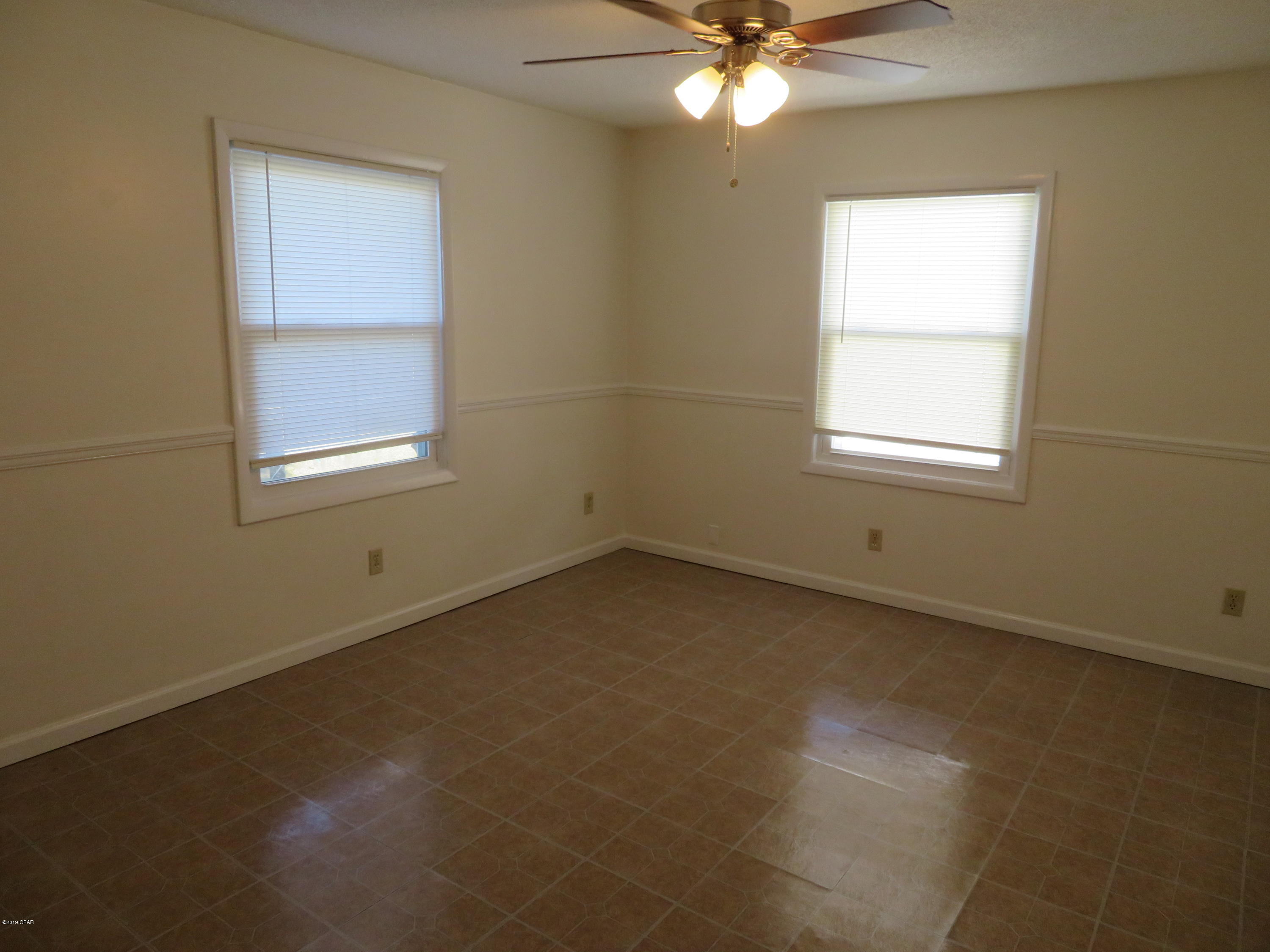Laguna Beach Estates 8th Add - Commercial Lease
