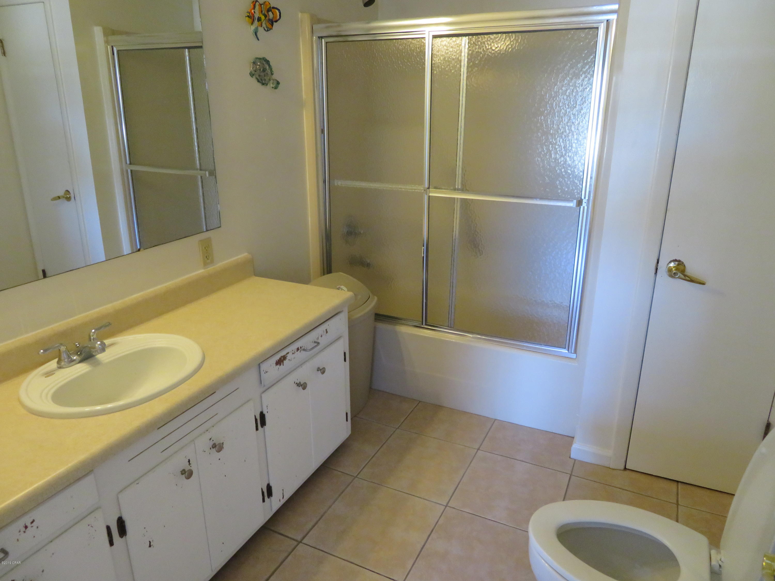 Laguna Beach Estates 8th Add - Commercial Lease