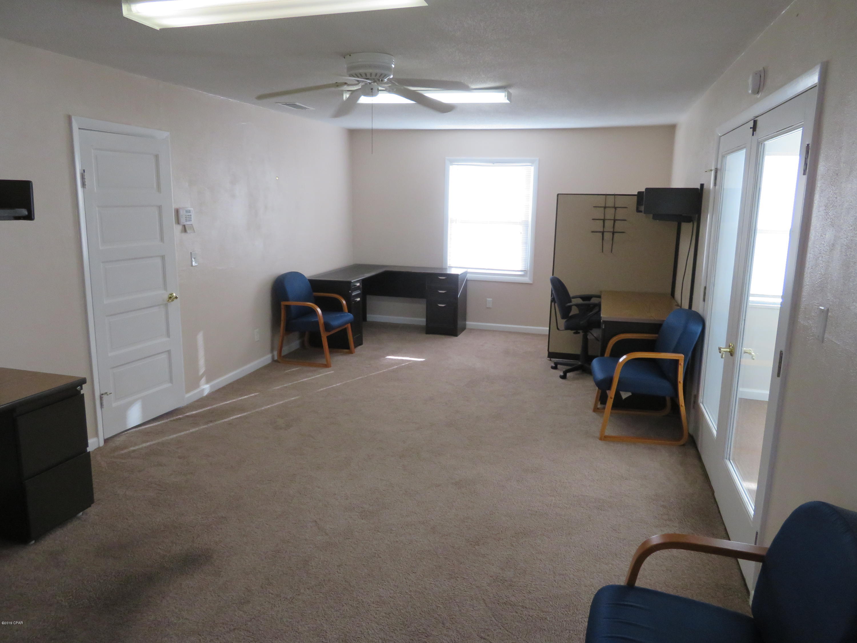 Laguna Beach Estates 8th Add - Commercial Lease
