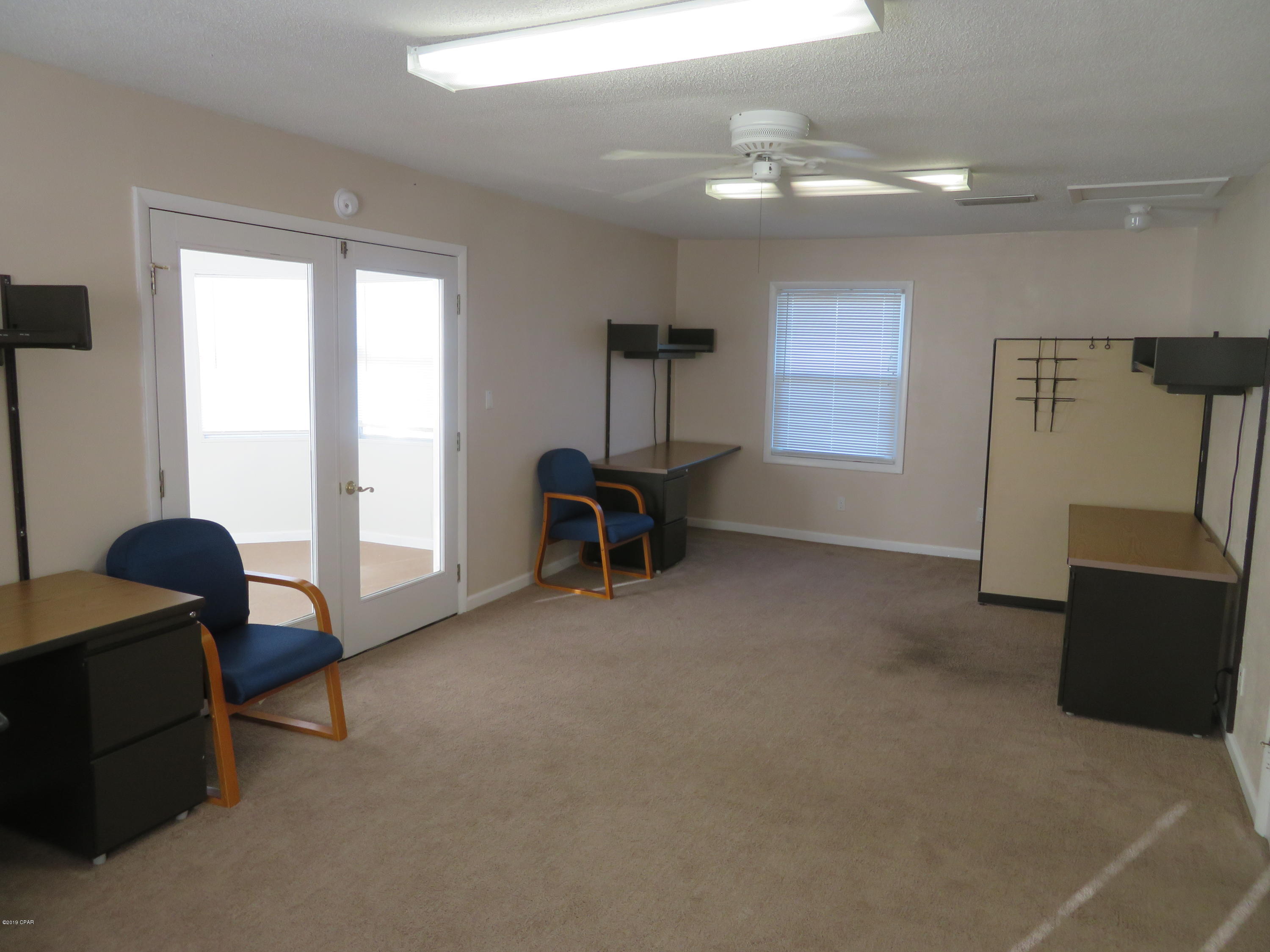 Laguna Beach Estates 8th Add - Commercial Lease