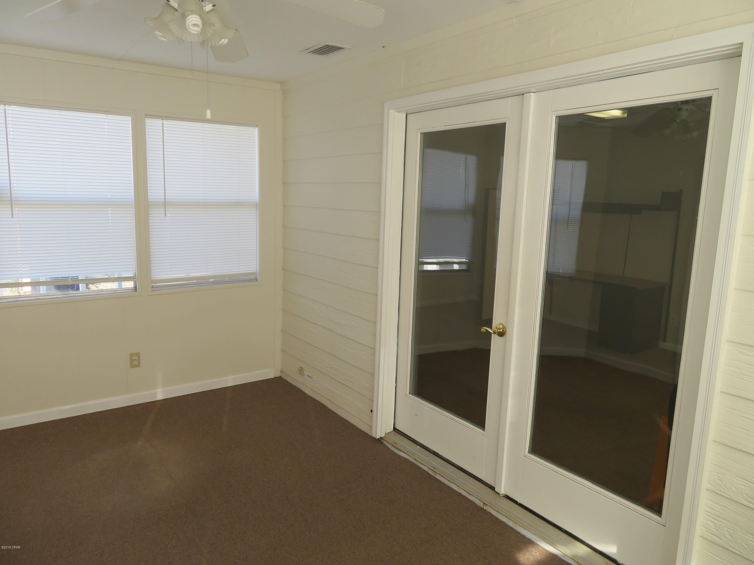 Laguna Beach Estates 8th Add - Commercial Lease