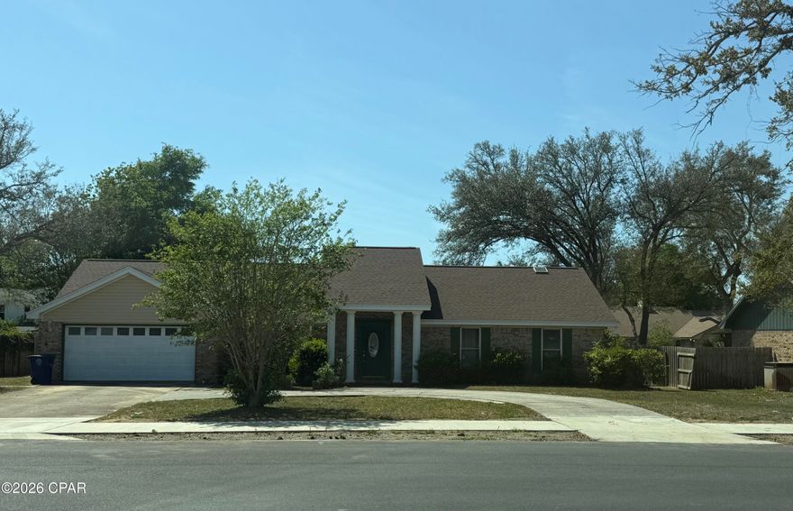 Great home in Kings Point neighborhood.  4 bedroom 2 Bath home with bonus room. House has great bones, great location.