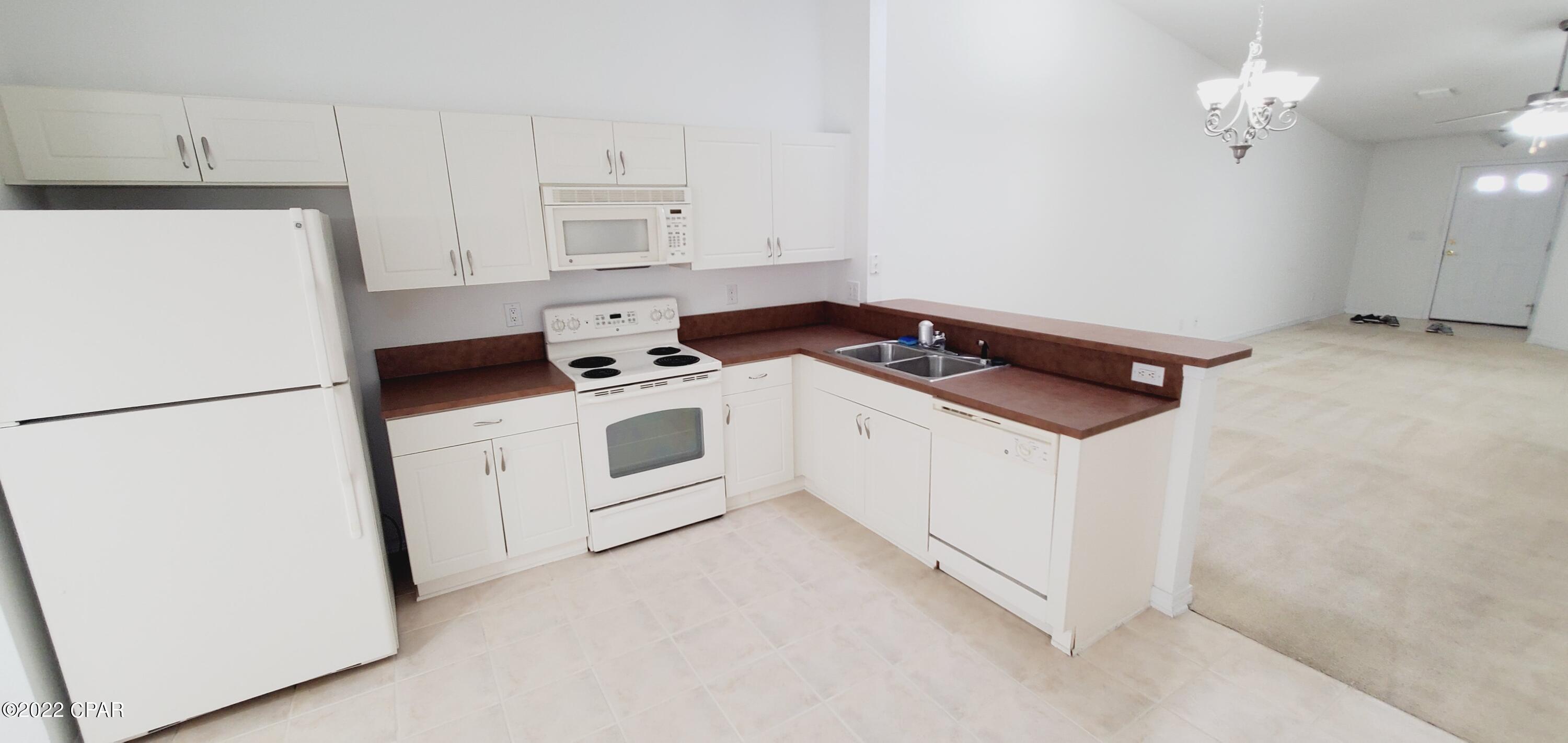 Hammocks Phase VII - Residential Lease