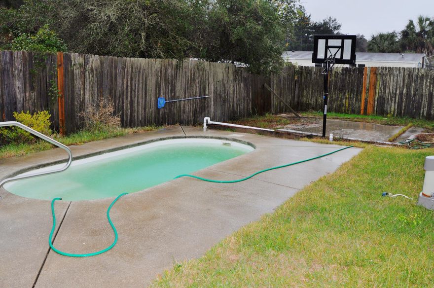 Open House! 1/23 from 10am to 2pm.

Nice 3 bedroom Beach Cottgage on the west end of the beach. Has ingound pool, basketball court, large screen patio, Kids play area fireplace Huge Kitchen. There is a den.. an office area or playroom, living room, seperate kitchen... You could do so many things with this home!!!! Bring your ideas and move in today!!! Call your Realtor for your private showing today!! Bring all offers..Miutes to the Gulf and beach Close to Carrollion Beach..All Sizes are approximate please measure if important..