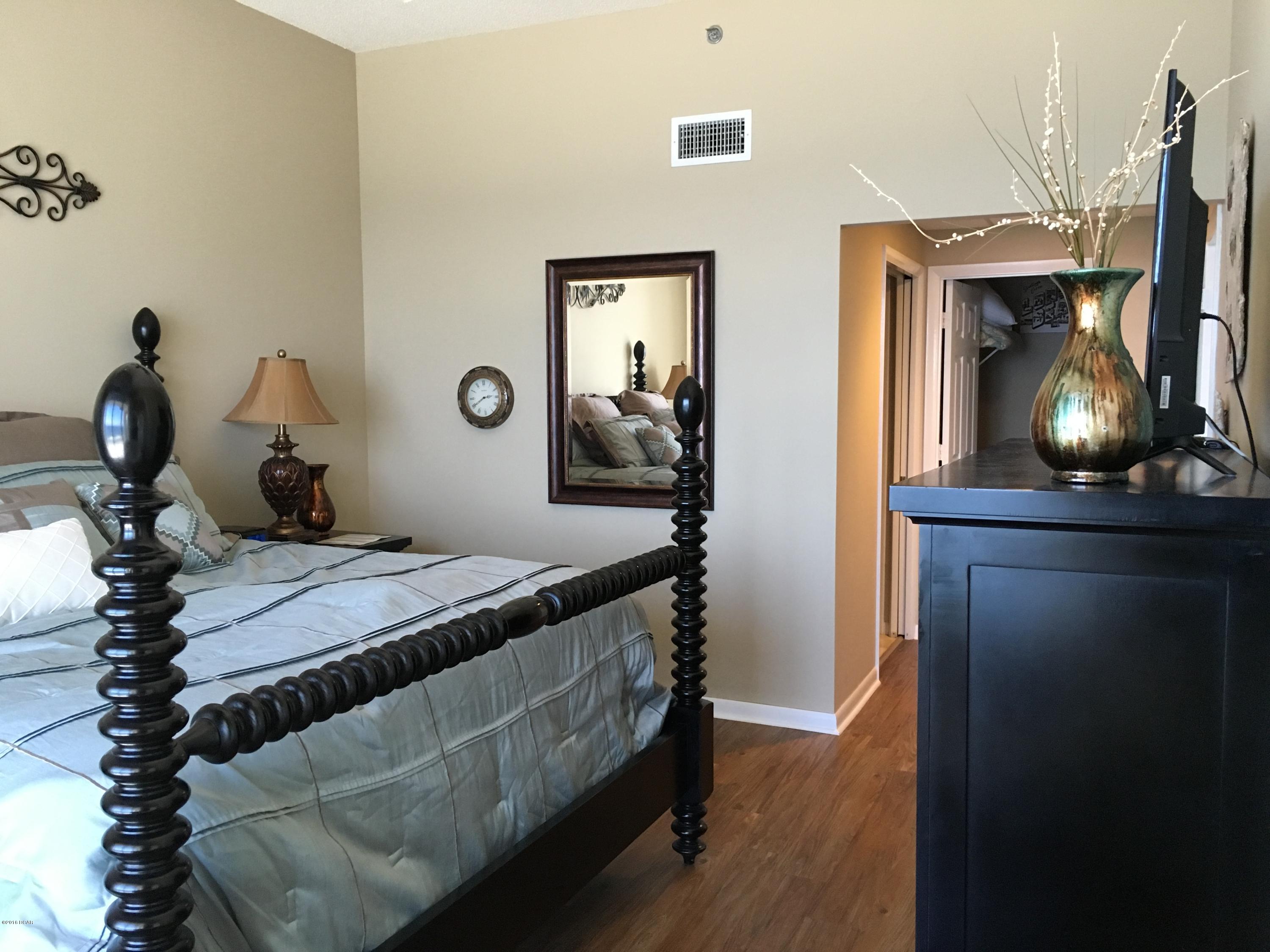 Long Beach Towers II - Residential