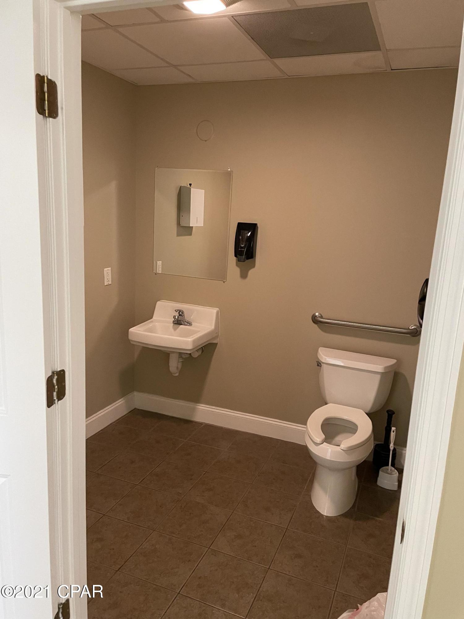 No Named Subdivision - Commercial Lease