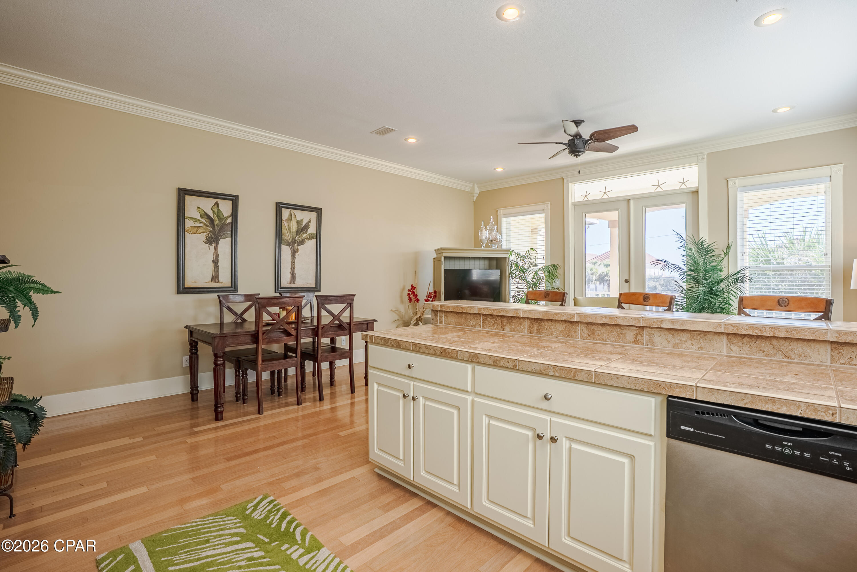 La Valencia Beach Resort - Residential