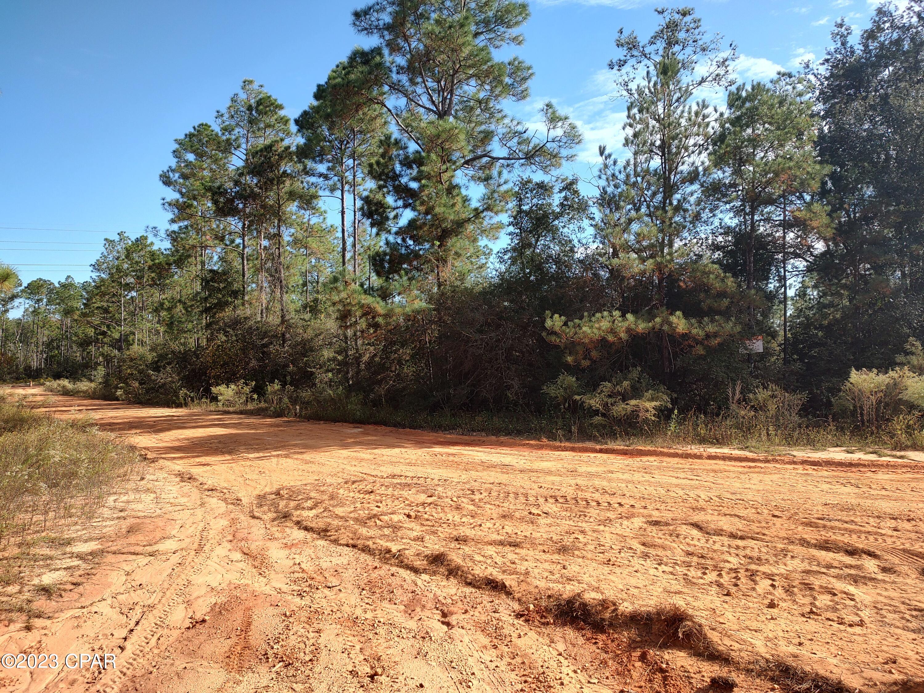Compass Lake In The Hills - Land