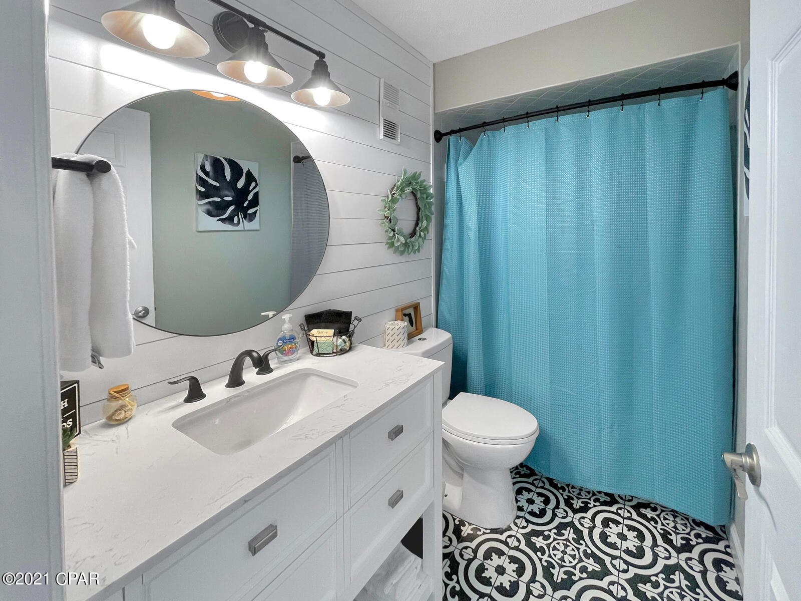 Regency Towers - Residential