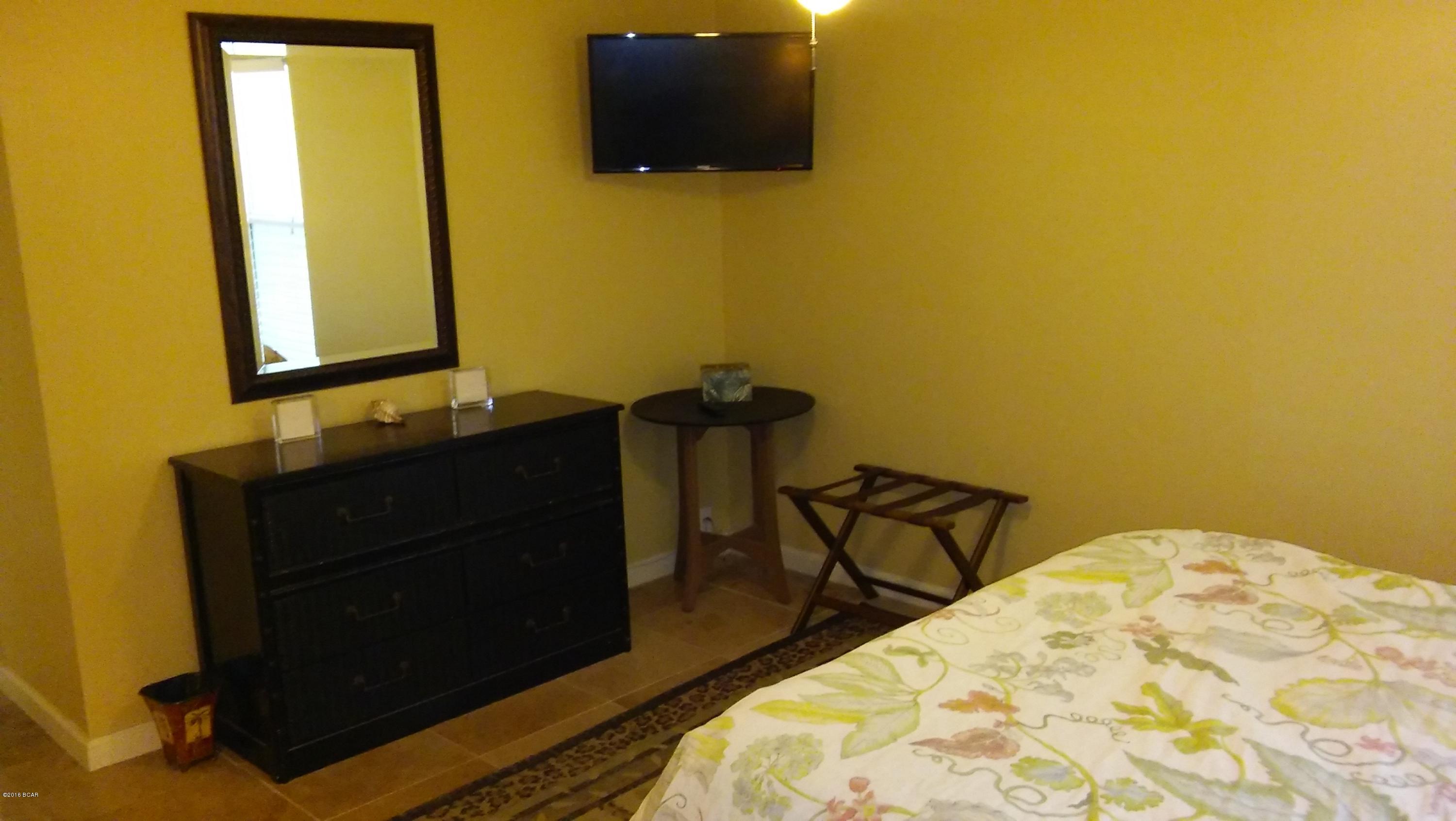 Harbour Arms Condo. - Residential