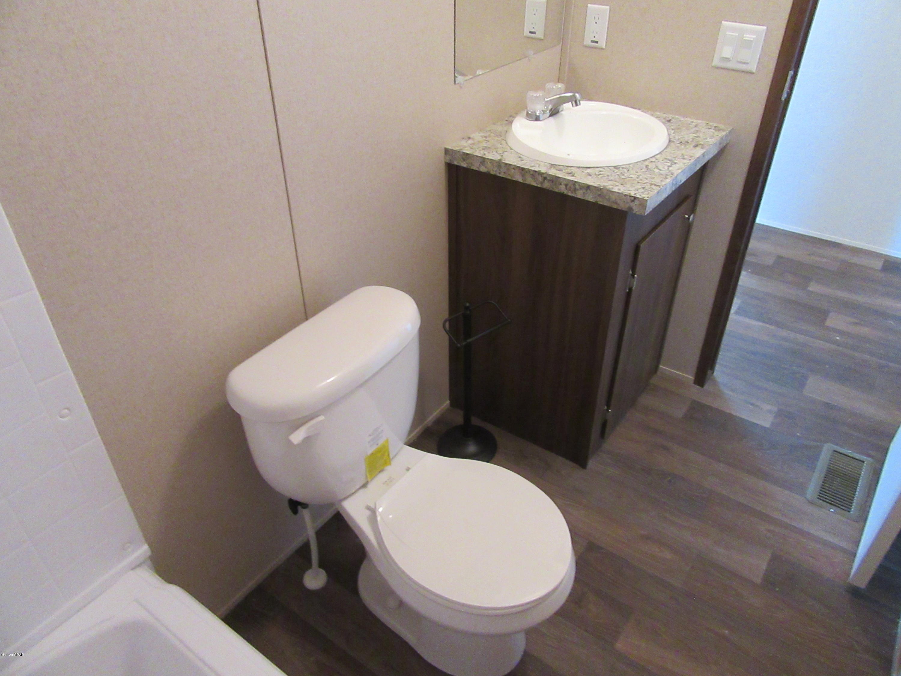 [No Recorded Subdiv] - Residential Lease