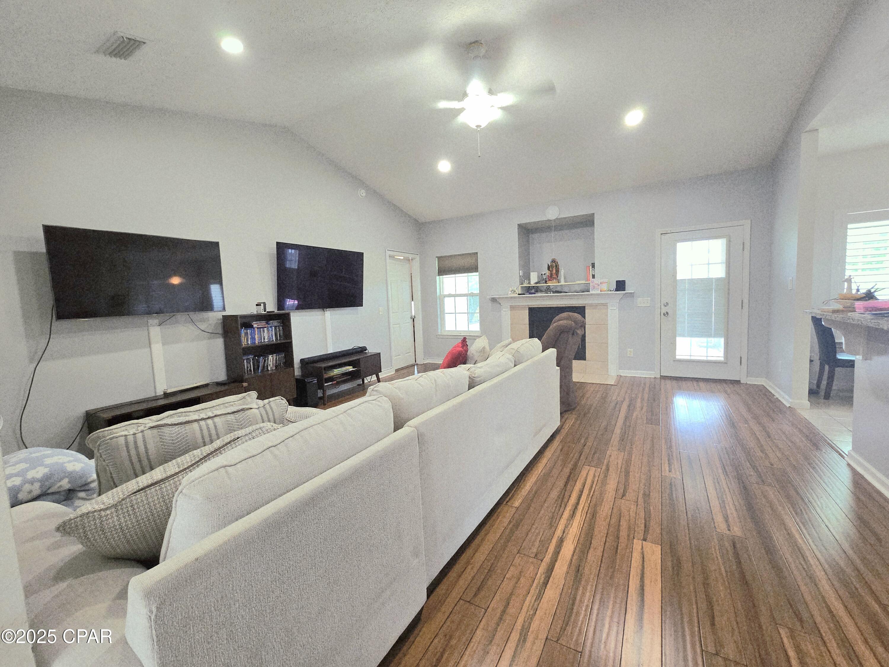 [No Recorded Subdiv] - Residential Lease