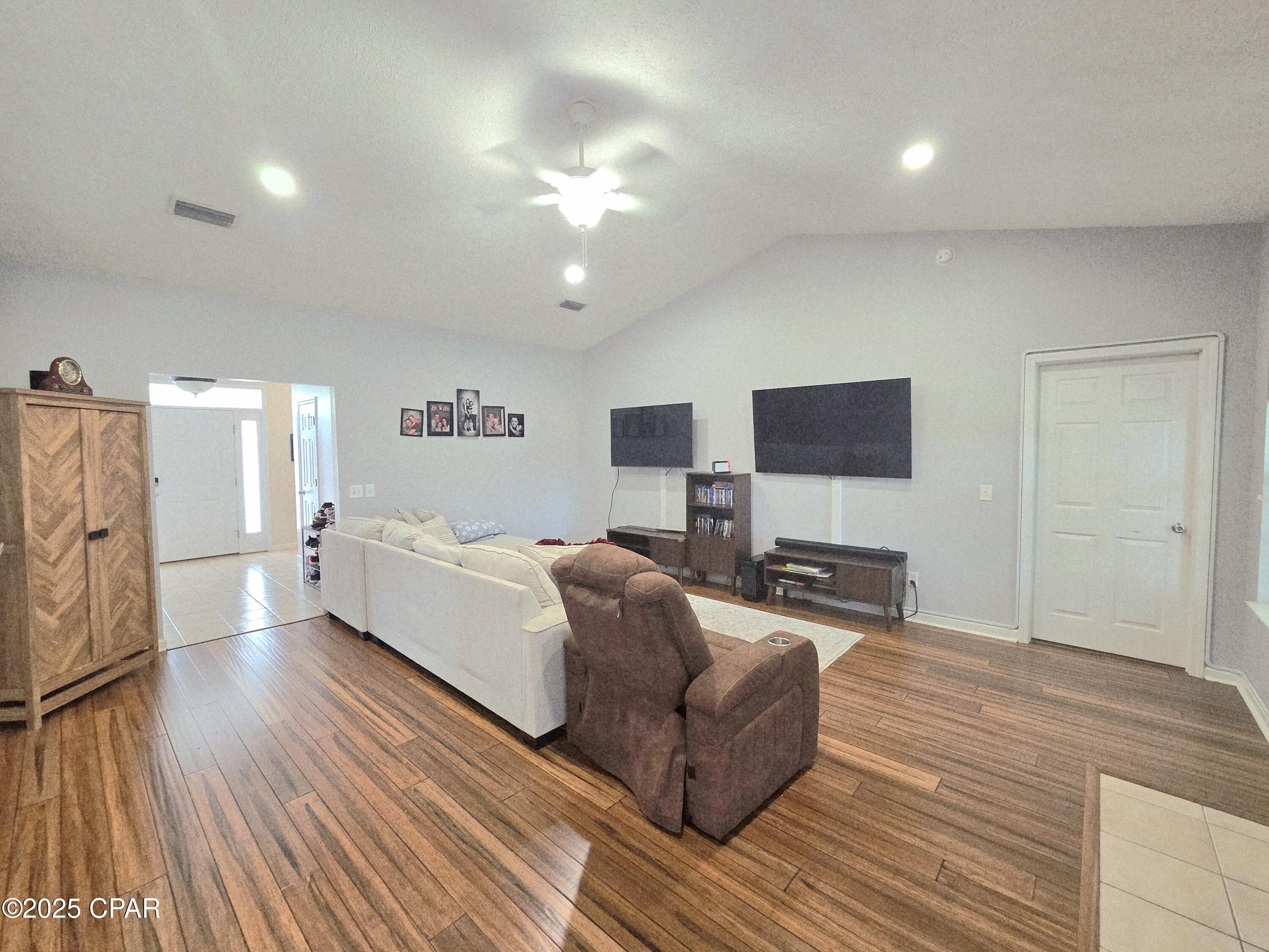 [No Recorded Subdiv] - Residential Lease