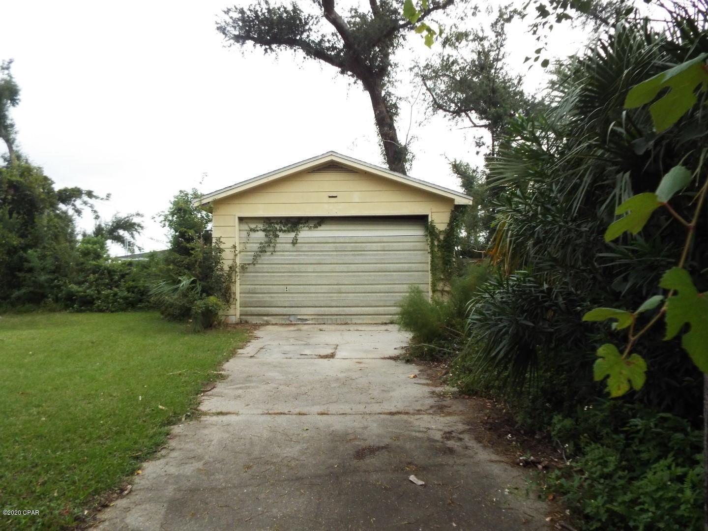 Bay Park Manor - Residential