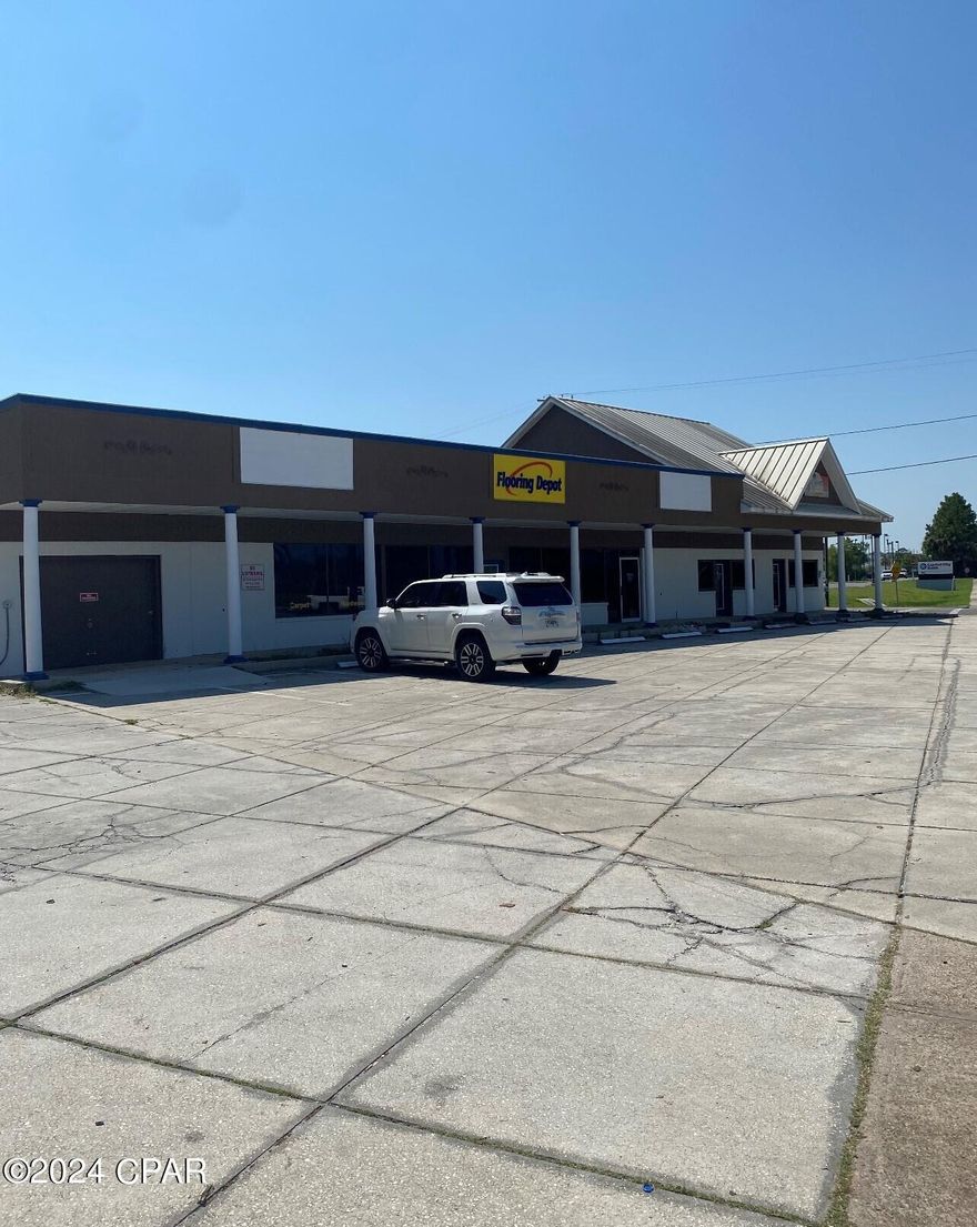 Strongest traffic counts in market, high visibility
location on primary corridor
Ample off-street parking with overflow parking
available
Adjacent to market retail center, close
proximity to shops/dining
Rare opportunity for retail and office
positioning
Excellent signage, on-building and pylon sign
opportunities
Offering Summary
Lease Rate: $15.00 SF/yr (NNN)
Building Size: 4,495 SF
Available SF: 1,080 - 1,575 SF
Lot Size:
For More Information
 206 West Highway 98, Port St. Joe, FL offers a highly versatile space for lease consisting of +/-1080 square feet. Property provides a spacious and
customizable layout, ample parking, and is strategically located in a high-traffic area, promising increased exposure and visibility. Additionally, the space can be combined with 202 consisting of +/-1575sf to create a larger footprint, accommodating the needs of various businesses.