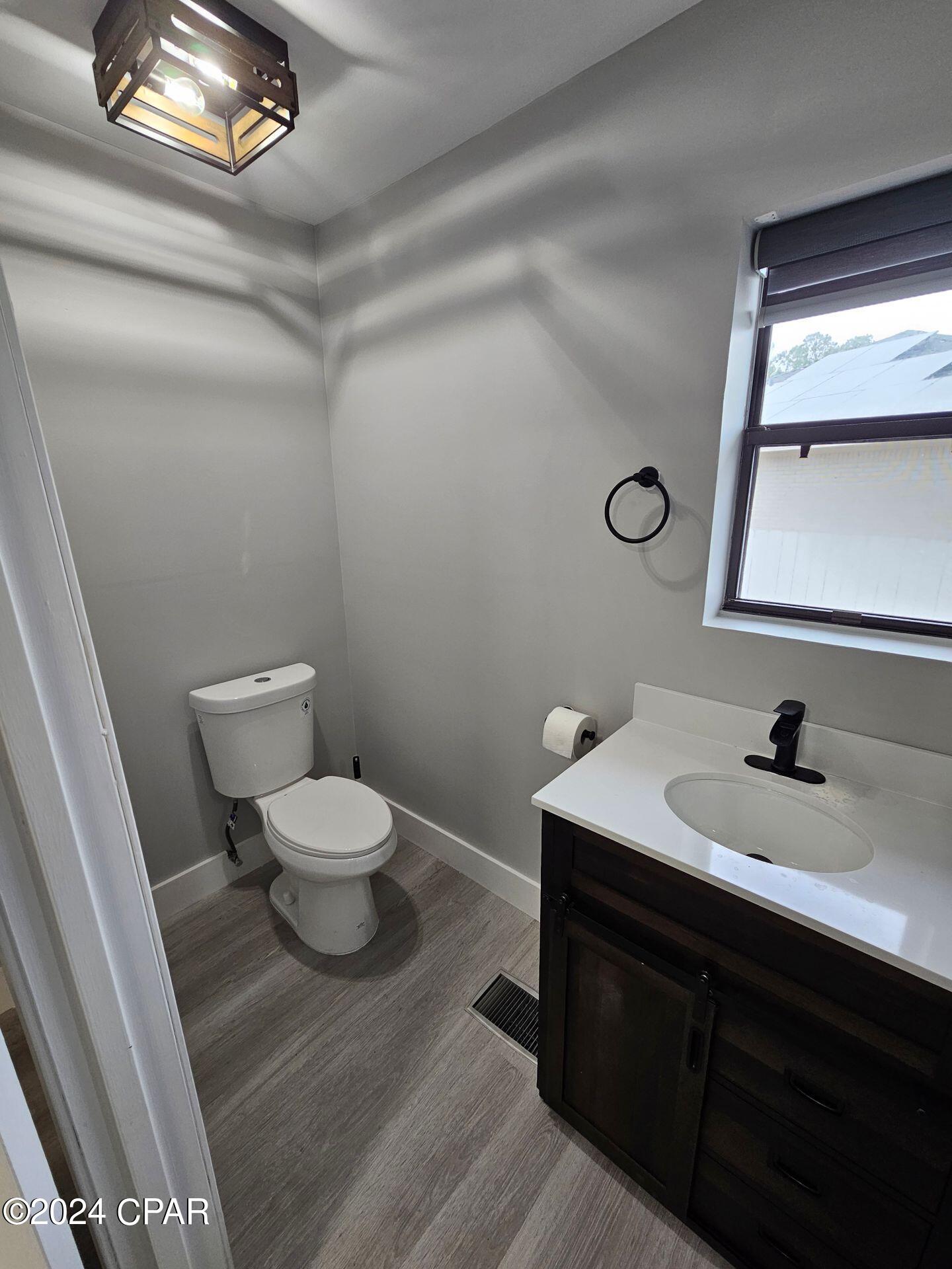 Kings Point Harb. U-1 - Residential Lease