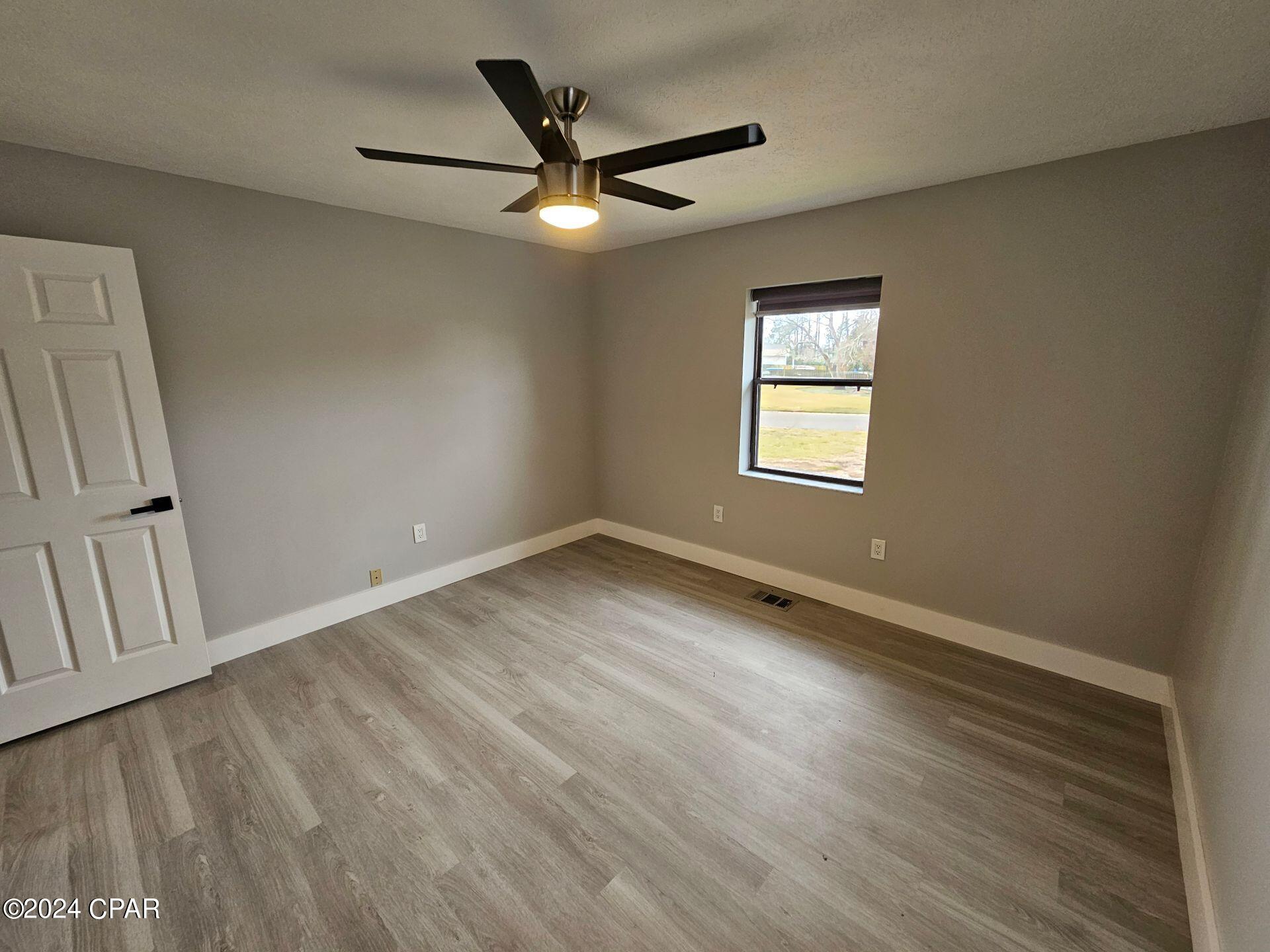 Kings Point Harb. U-1 - Residential Lease