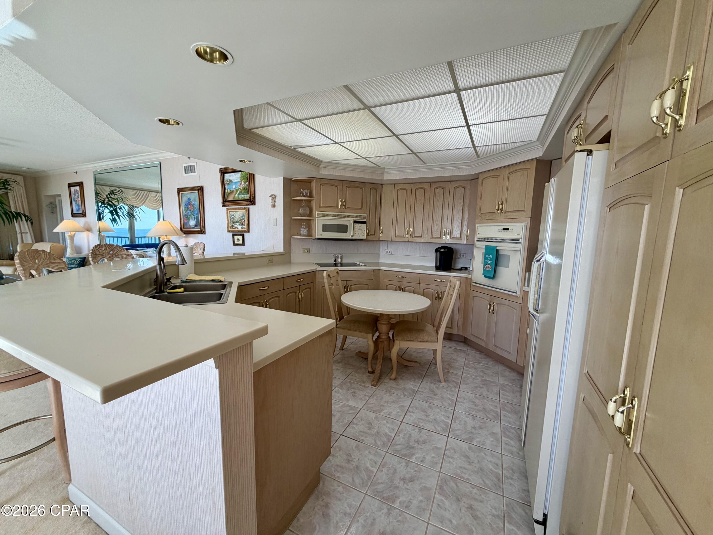 Summerwinds Condo - Residential