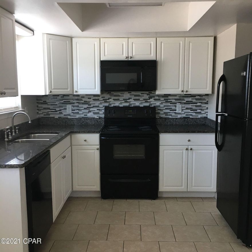 *EAST GARDEN APARTMENTS*



This apartment offers 2 Bedrooms and 2 baths, located in Springfield. Downstairs unit with an open kitchen with granite counter-tops and all-electric appliances. Bathrooms have granite counter-tops as well. W/D hookups.



*All pets are a part of the application process and are subject to the homeowner's approval. Approved pets will be subject to a non-refundable pet fee and monthly pet rent*