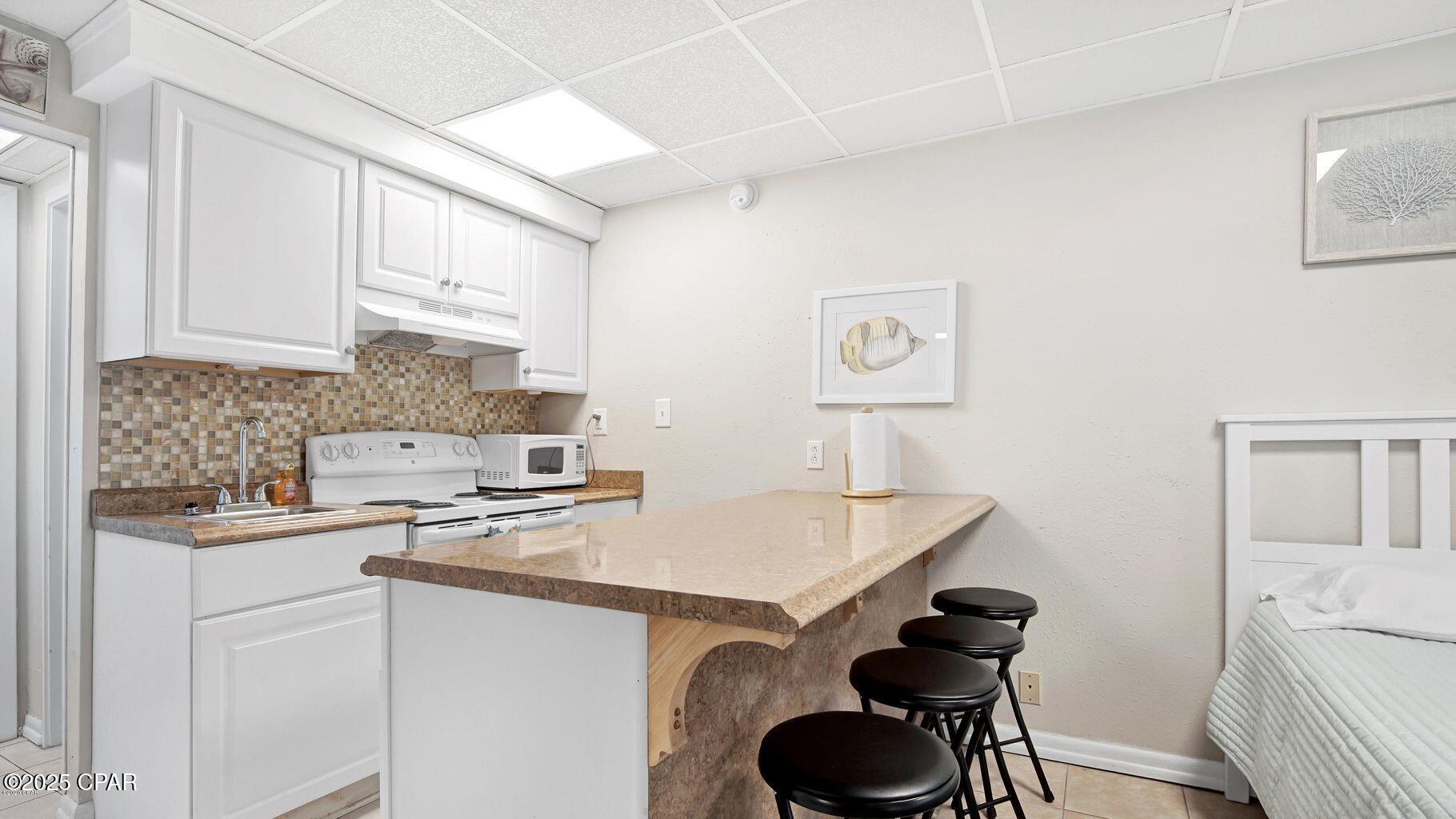 Fontainebleau Terrace - Residential