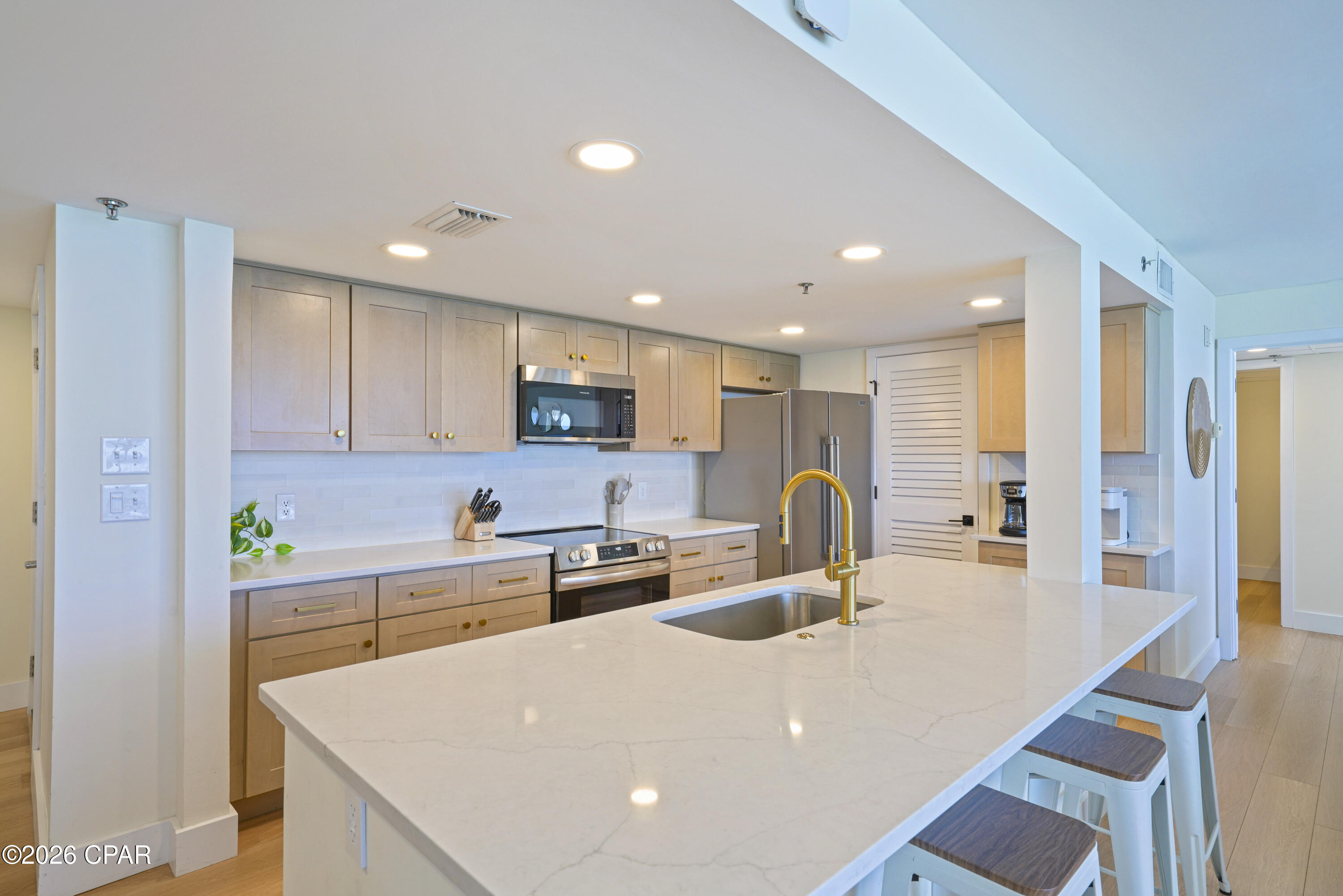 Long Beach Towers I - Residential