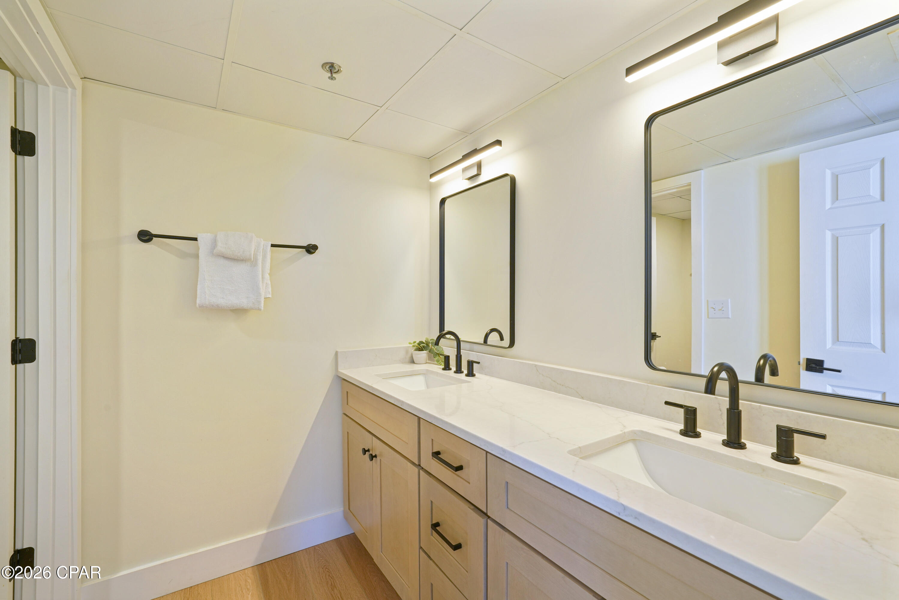 Long Beach Towers I - Residential