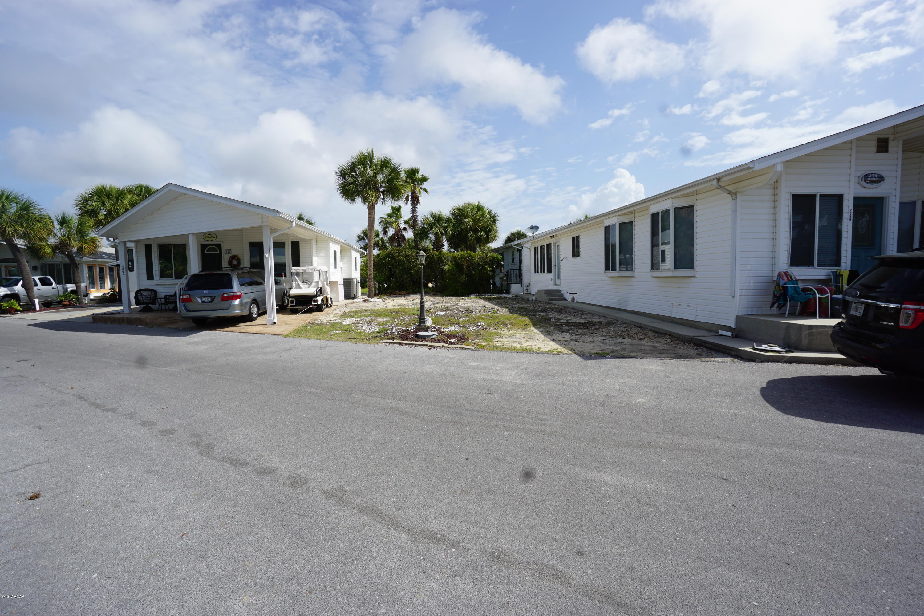 Venture Out Travel Trail - Land