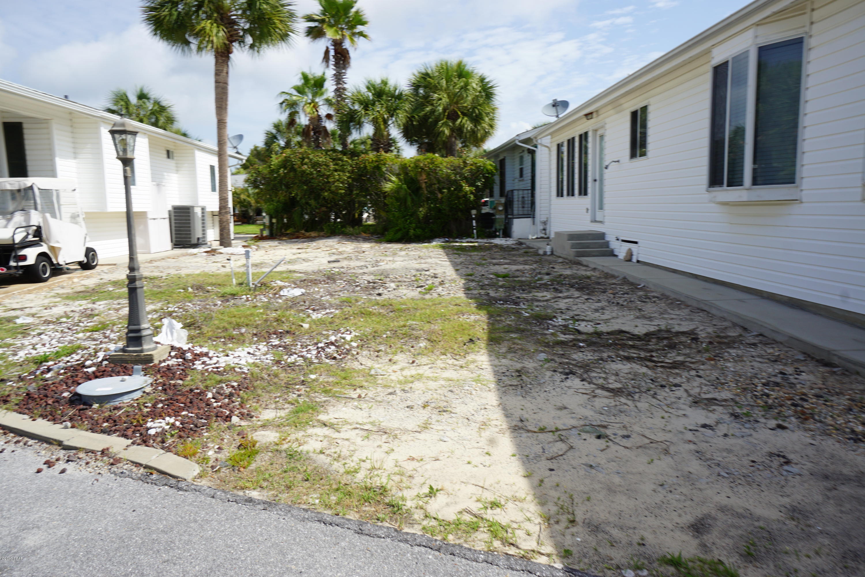 Venture Out Travel Trail - Land