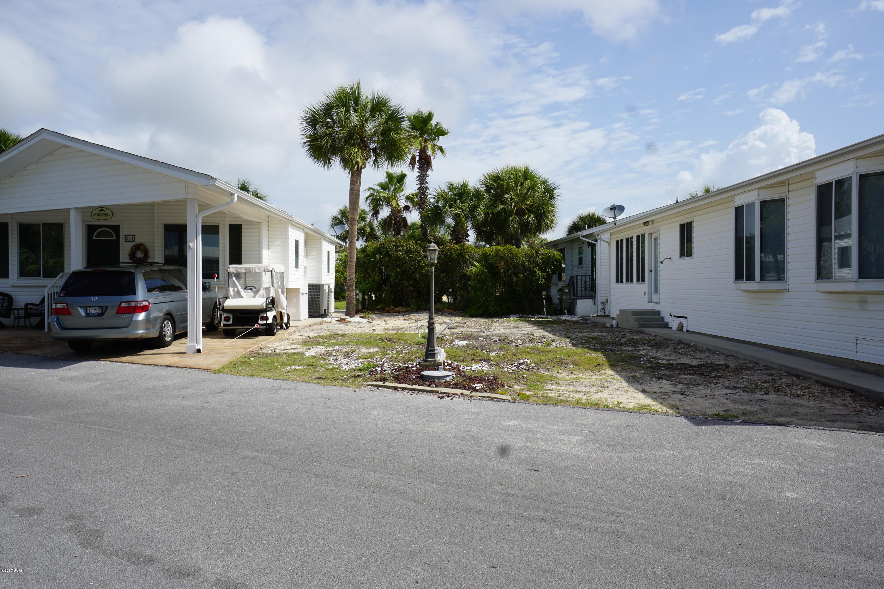 Venture Out Travel Trail - Land