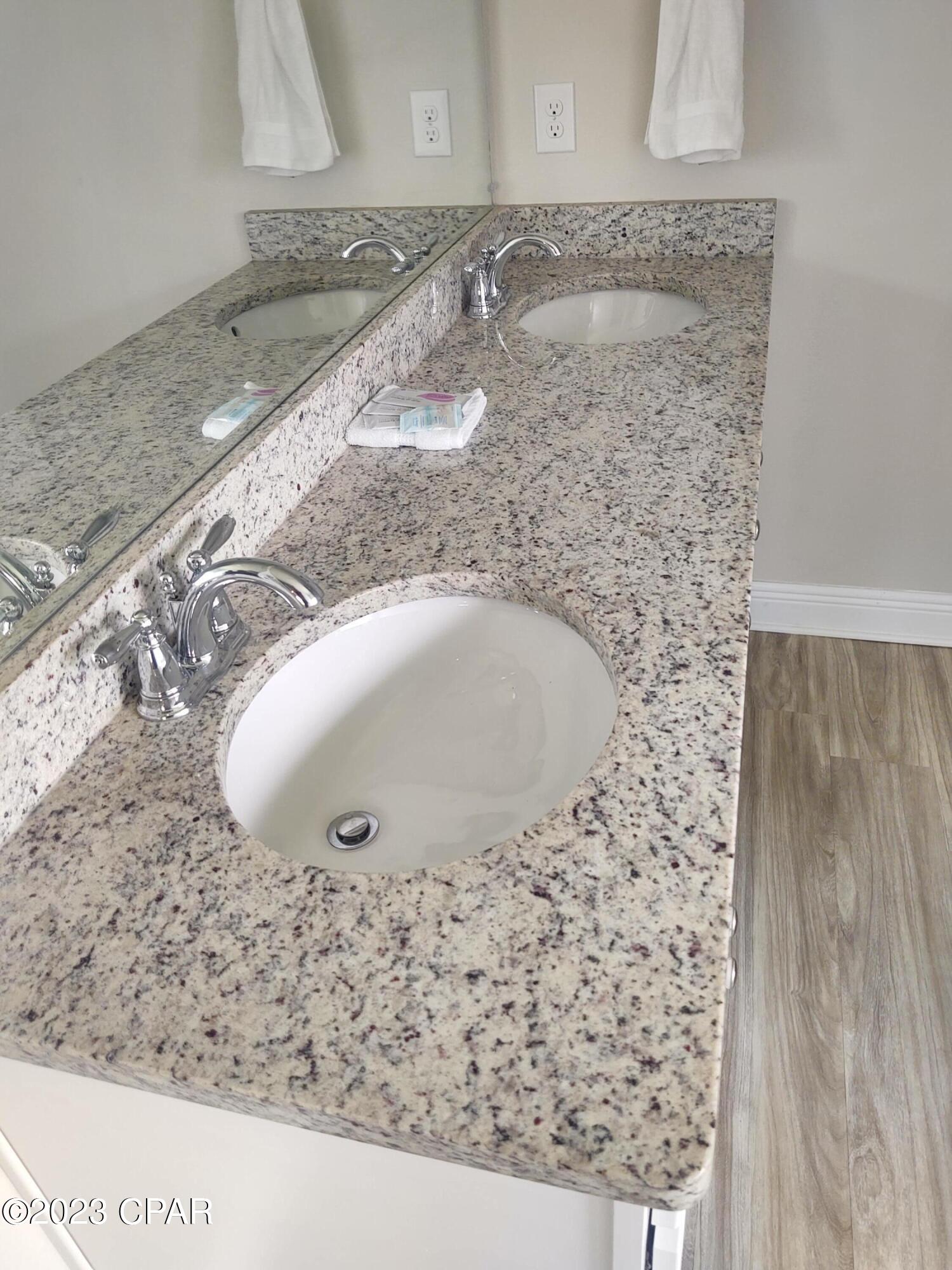 Emerald Cove Villas - Residential