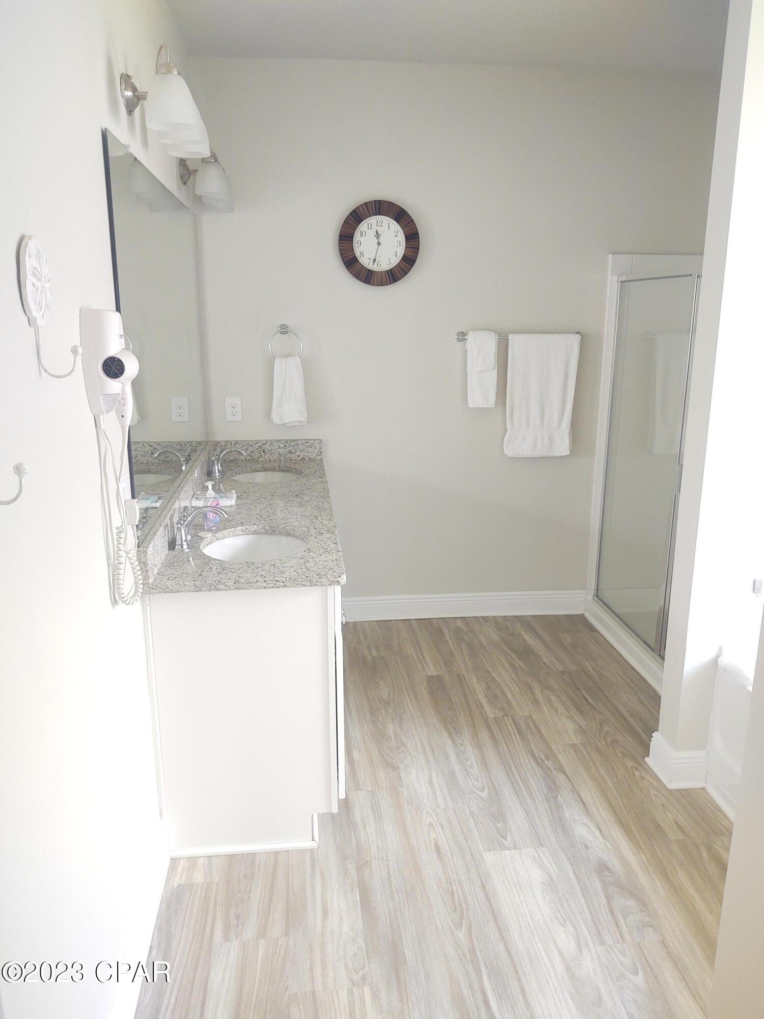 Emerald Cove Villas - Residential