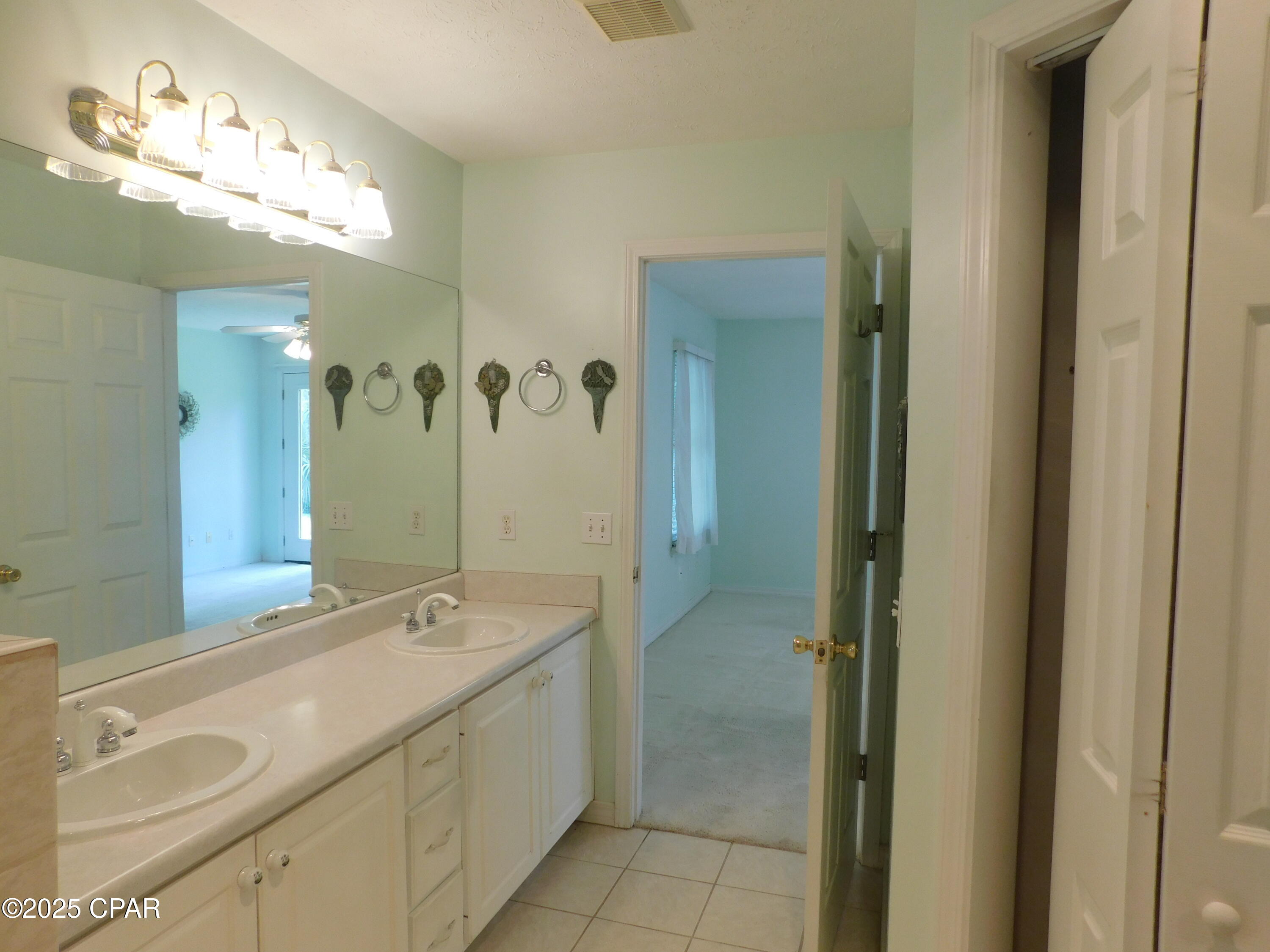 North Lagoon Oaks 8th Add - Residential