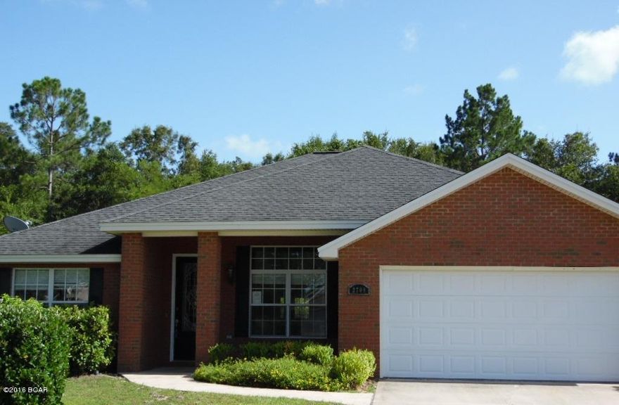 Location , Location, Location in highly desired Camryns Crossing Subdivision. This 3Br/2Ba features a split bedroom plan,large great room with fireplace, dining room,large kitchen with breakfast bar, den/library and laundry room. The master bathroom has separate double vanity, tub and a separate shower.(All info is approximate. Any and all info should be verified by the buyer if important.)newly carpeted, new hall light fixture, 2 new window screens, AC has been serviced and cleaned,pressure washed exterior surfaces including garage floor,and 7 light switches replaced.